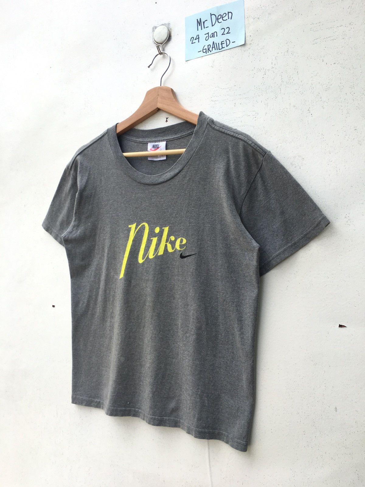 Nike Vintage Nike Spellout Logo Tshirt Size US XS / EU 42 / 0 - 3 Thumbnail