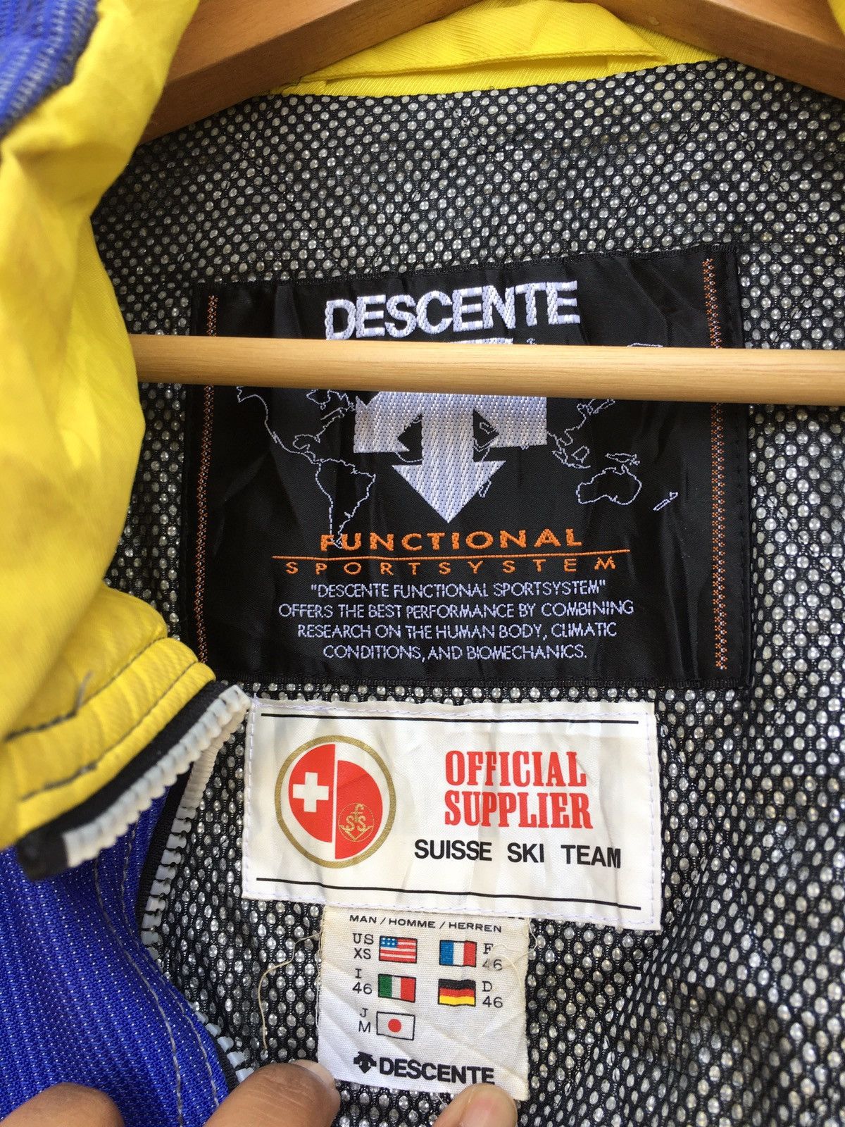 Descente Vintage Switzerland National Team DESCENTE Ski Jacket Size US L / EU 52-54 / 3 - 10 Thumbnail