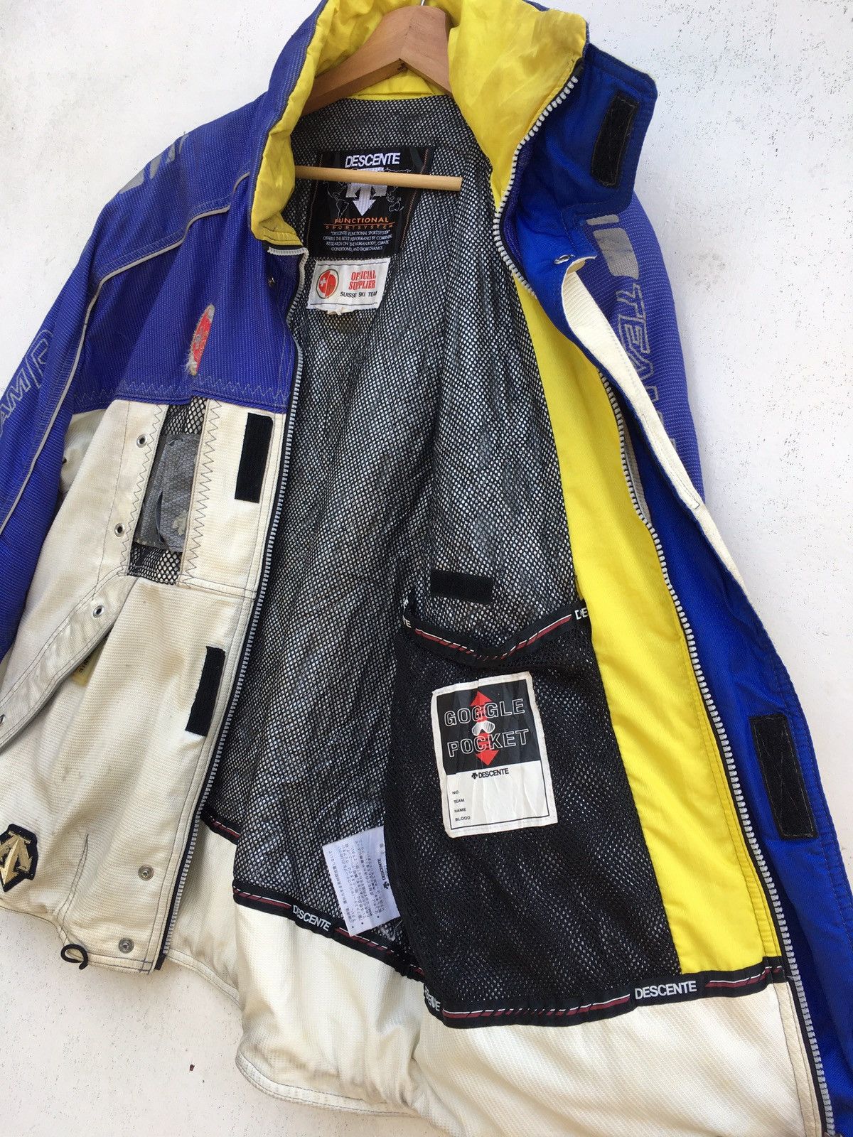Descente Vintage Switzerland National Team DESCENTE Ski Jacket Size US L / EU 52-54 / 3 - 9 Thumbnail