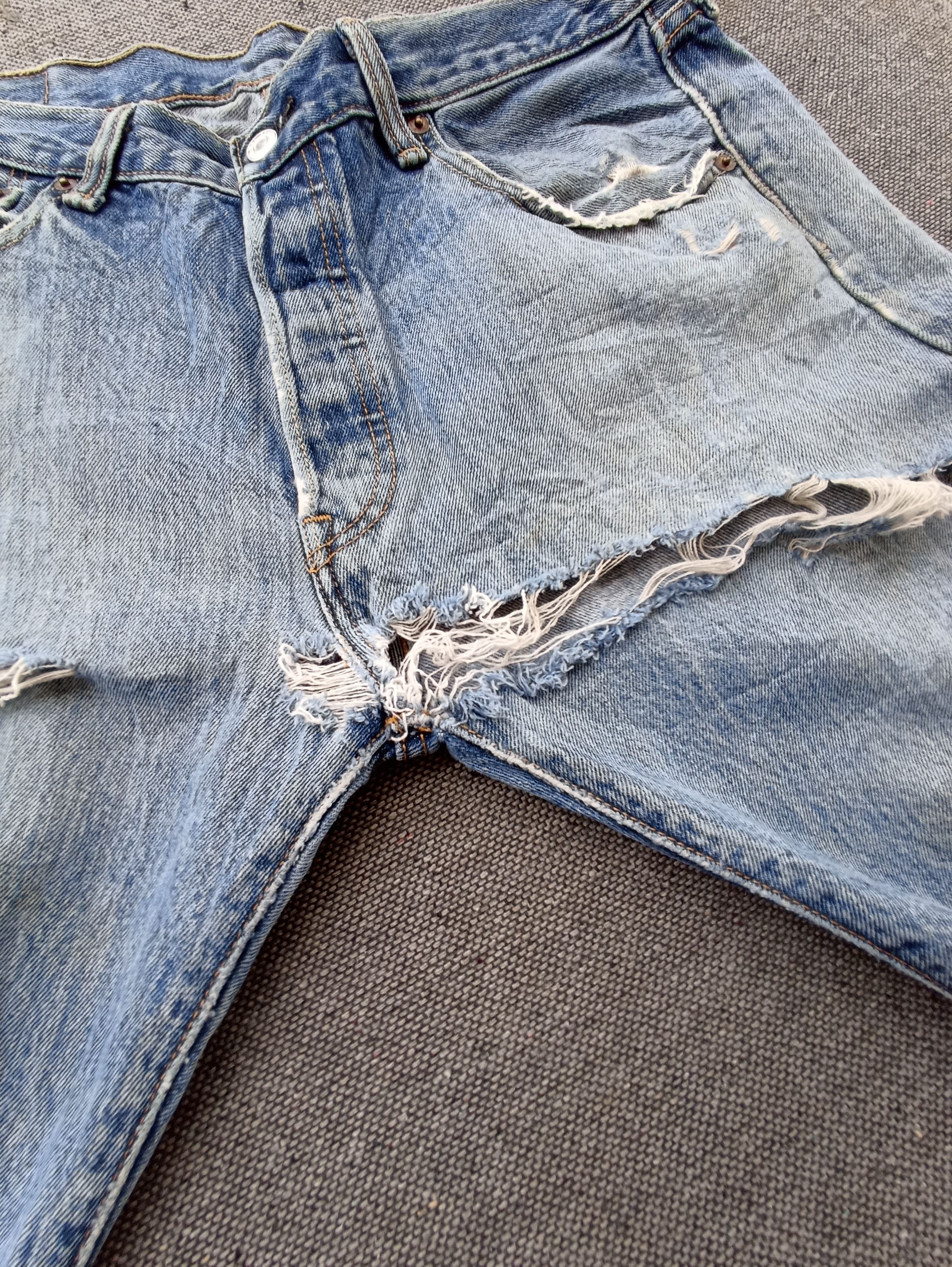 Jean × Levi's × Vintage Vintage Levis 501 Distressed Denim - J213 Size US 35 - 9 Thumbnail