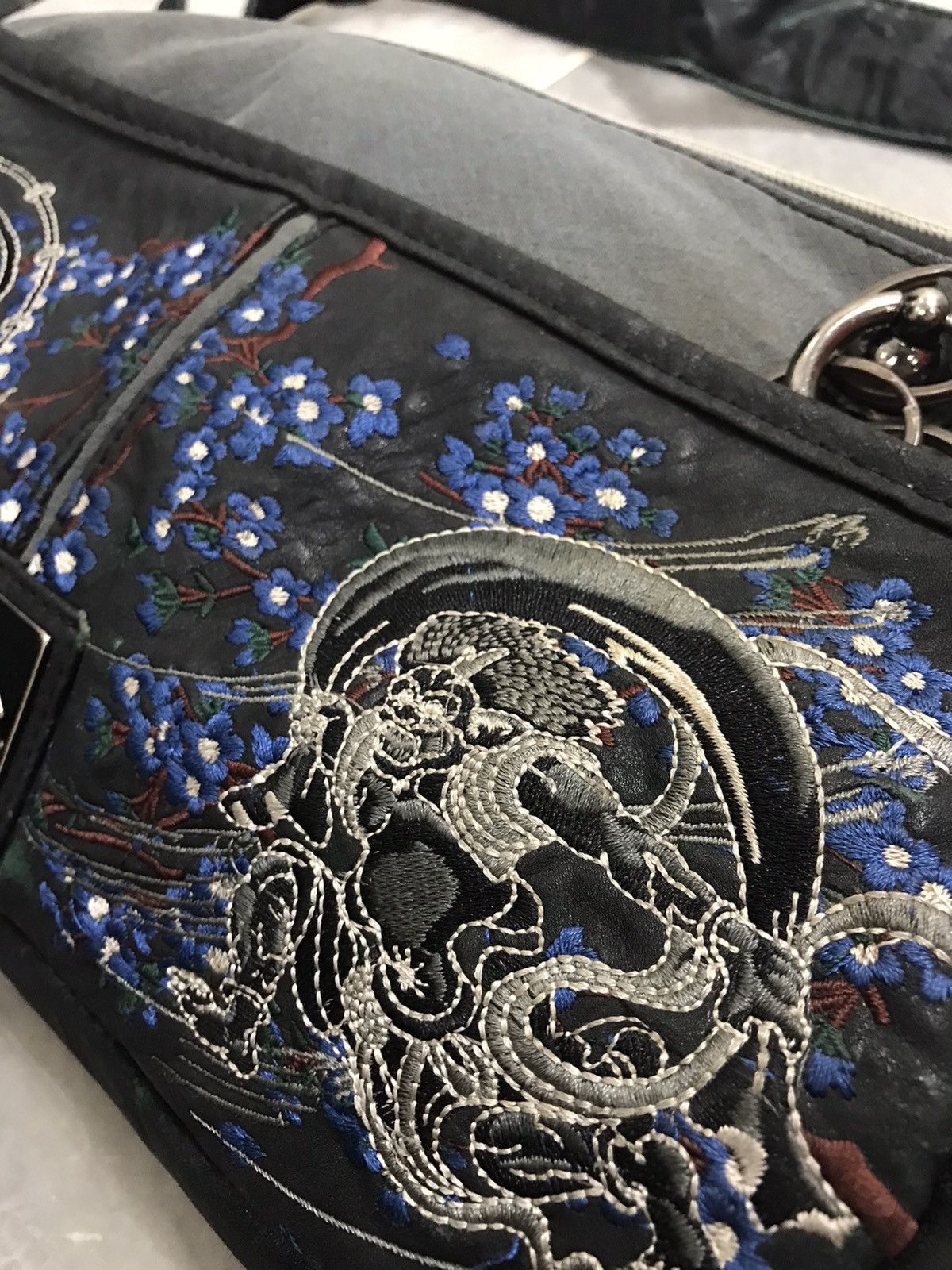 Japanese Brand × Vintage japanese Brand Sling Bag Embroidered Design Size ONE SIZE - 7 Thumbnail