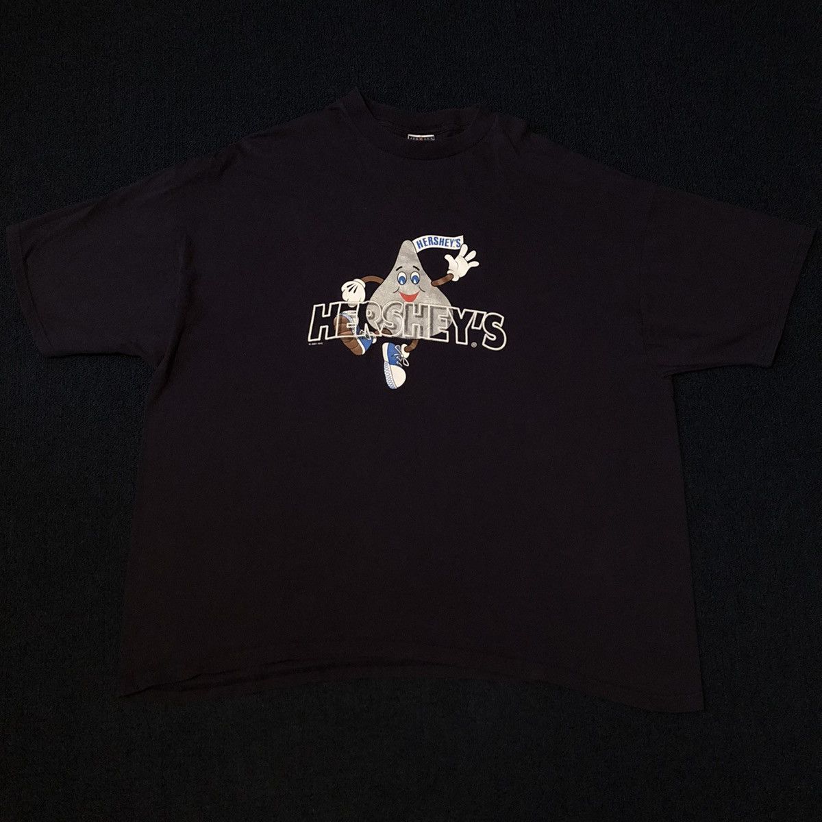 Chocolate Vintage 00s Hershey Kisses Chocolate Graphic Logo Tee Promo Size US XXL / EU 58 / 5 - 3 Thumbnail