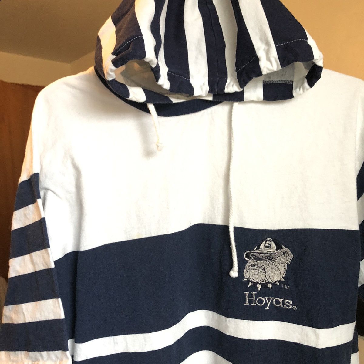 Vintage Vintage 1990s Georgetown Hoyas Bulldogs Stripe TShirt Hoodie Size US L / EU 52-54 / 3 - 2 Thumbnail
