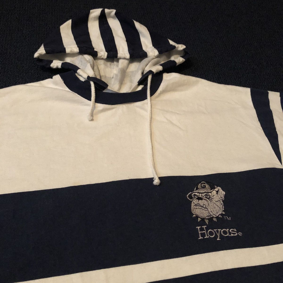 Vintage Vintage 1990s Georgetown Hoyas Bulldogs Stripe TShirt Hoodie Size US L / EU 52-54 / 3 - 3 Thumbnail