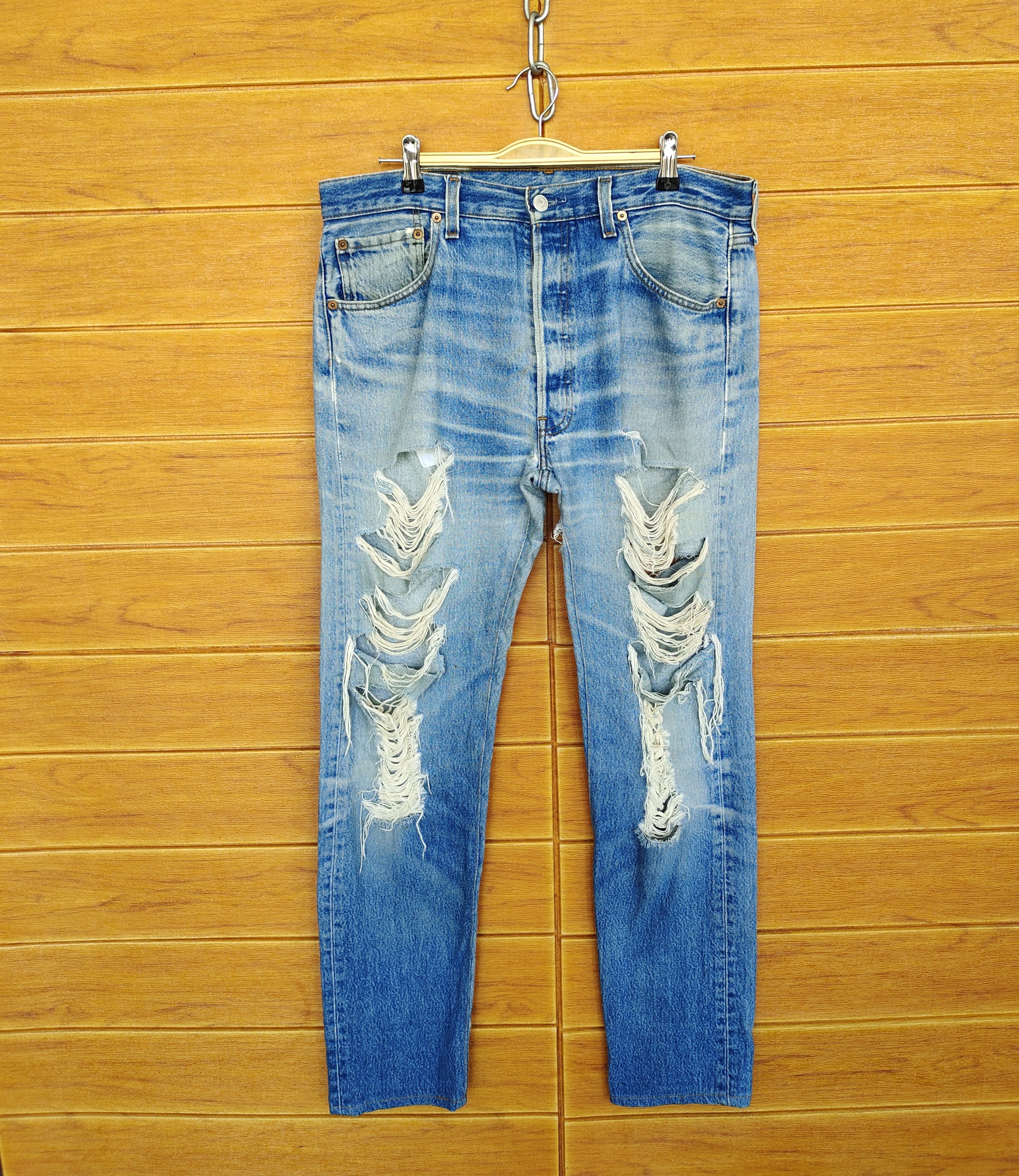 Levi's Vintage Levis 501 Destroyed Knee Distress Denim Jeans Size US 34 / EU 50 - 2 Thumbnail