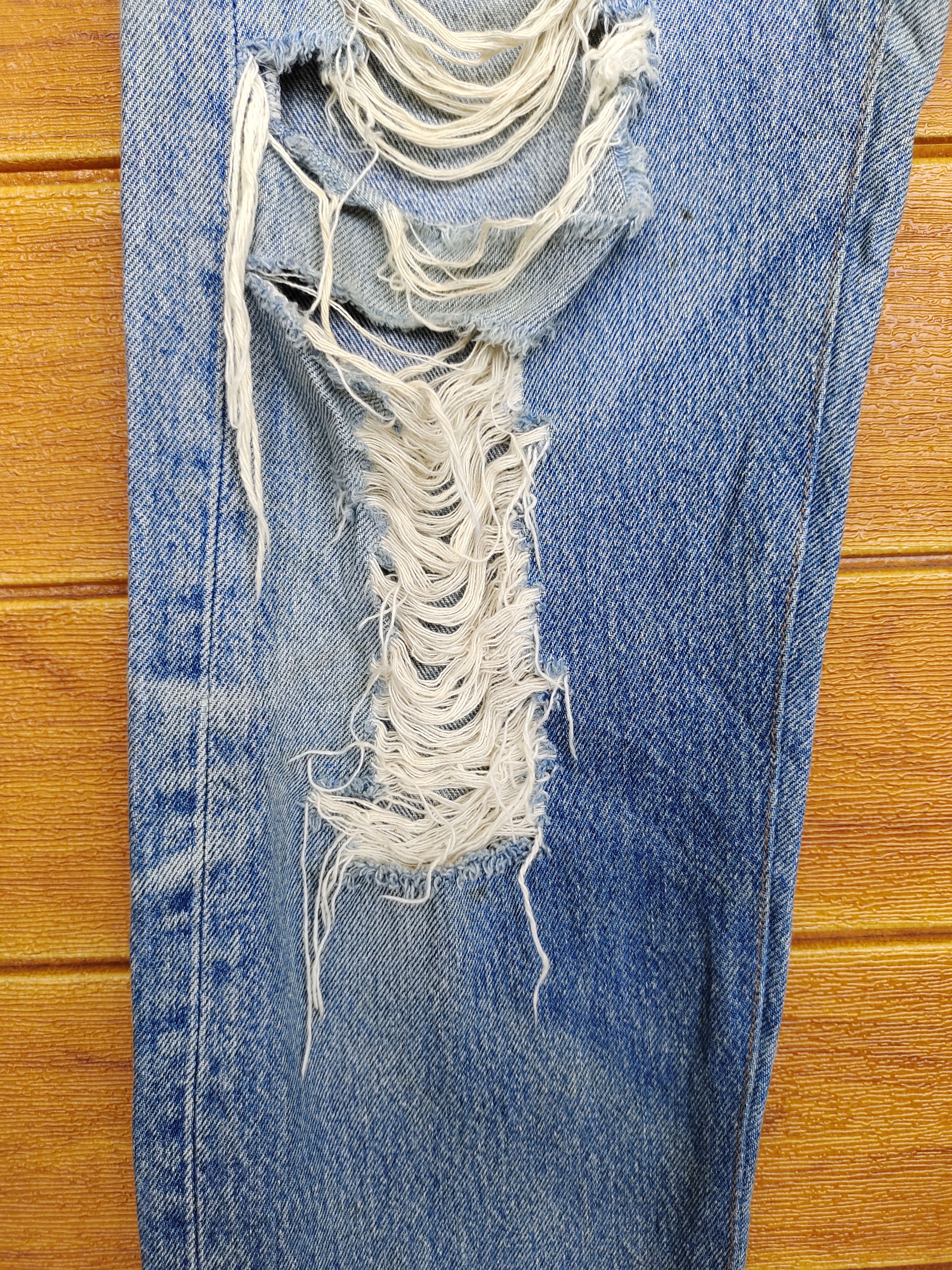 Levi's Vintage Levis 501 Destroyed Knee Distress Denim Jeans Size US 34 / EU 50 - 8 Thumbnail