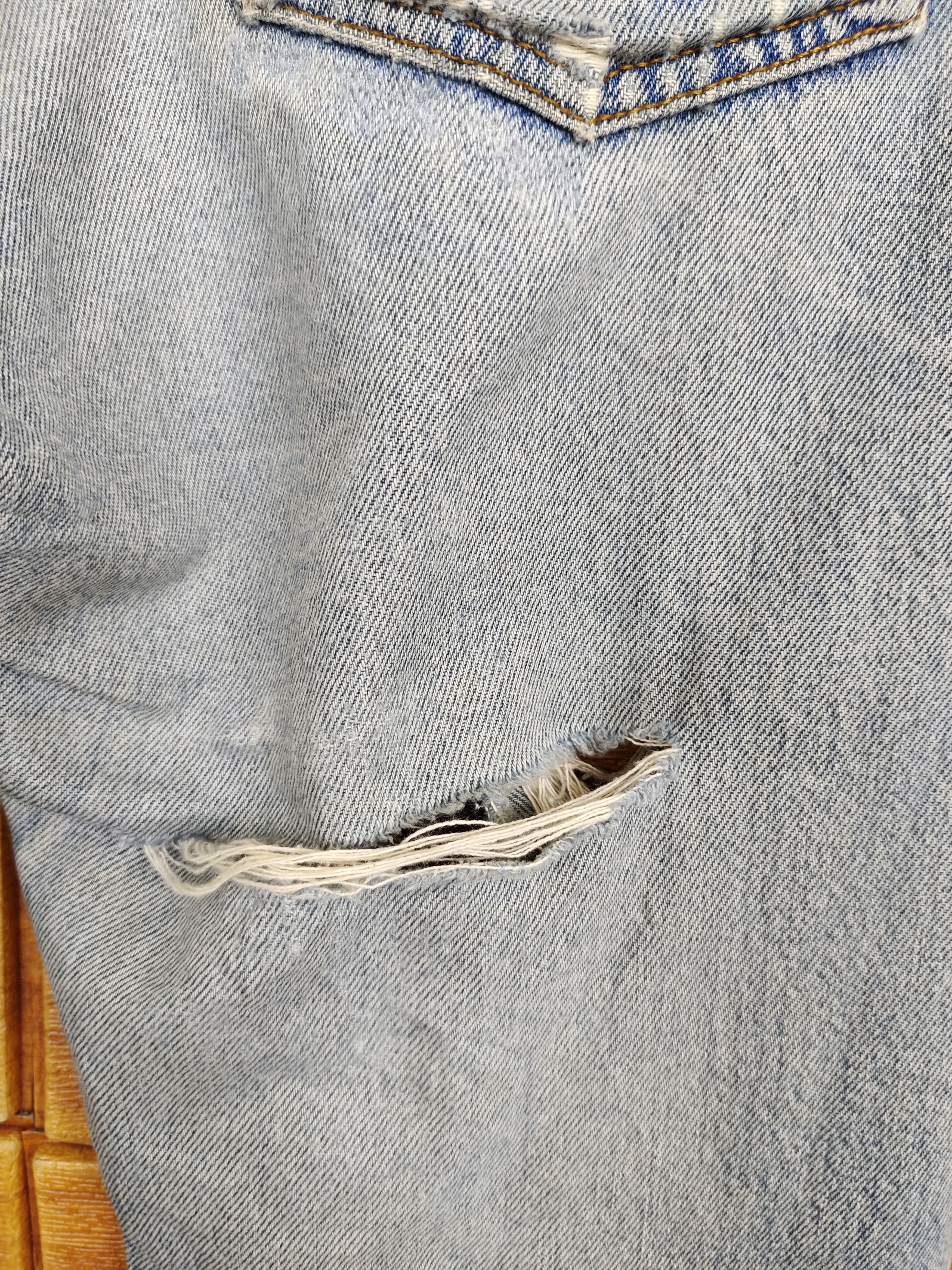 Levi's Vintage Levis 501 Destroyed Knee Distress Denim Jeans Size US 34 / EU 50 - 19 Thumbnail