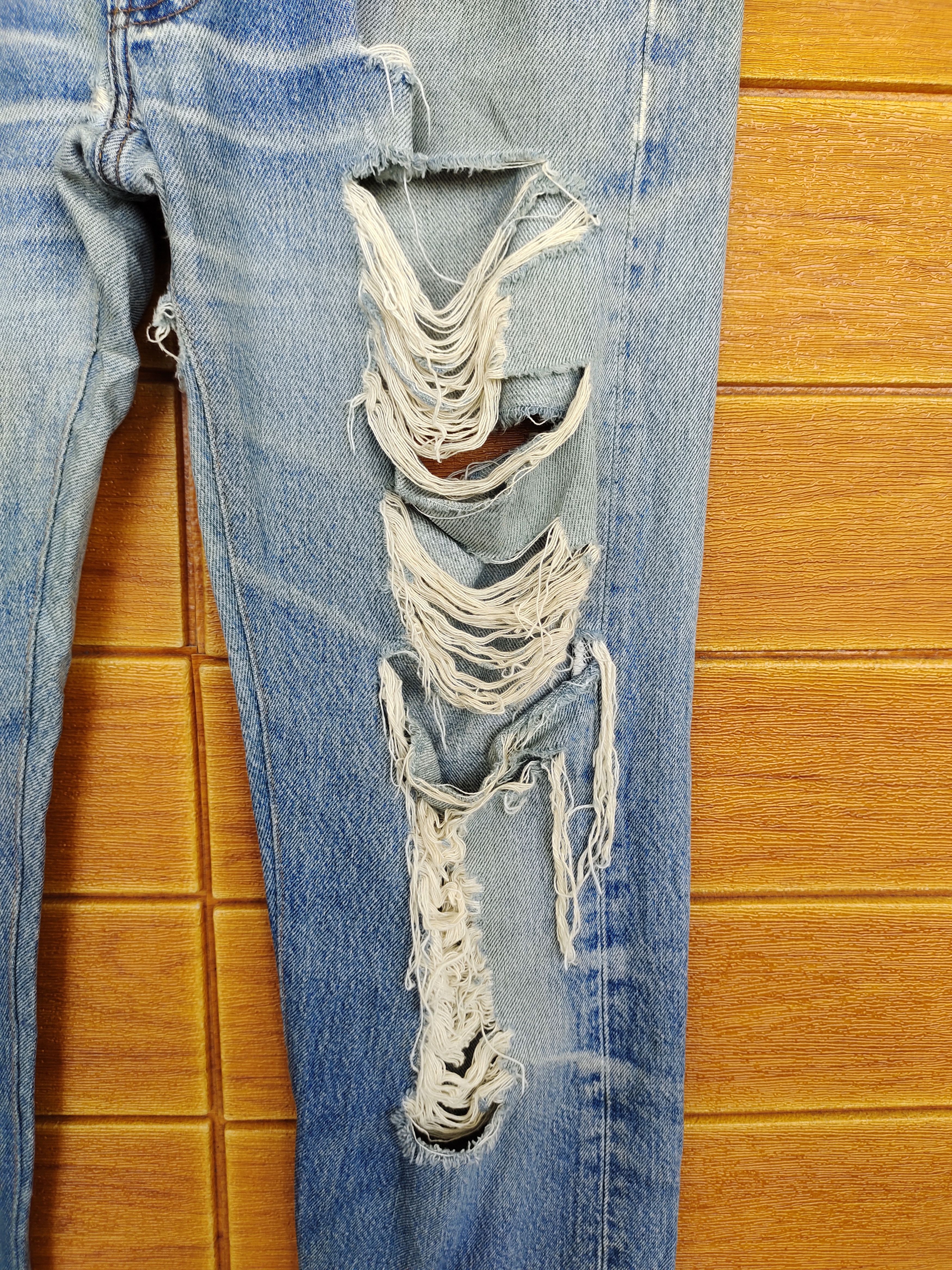 Levi's Vintage Levis 501 Destroyed Knee Distress Denim Jeans Size US 34 / EU 50 - 7 Thumbnail
