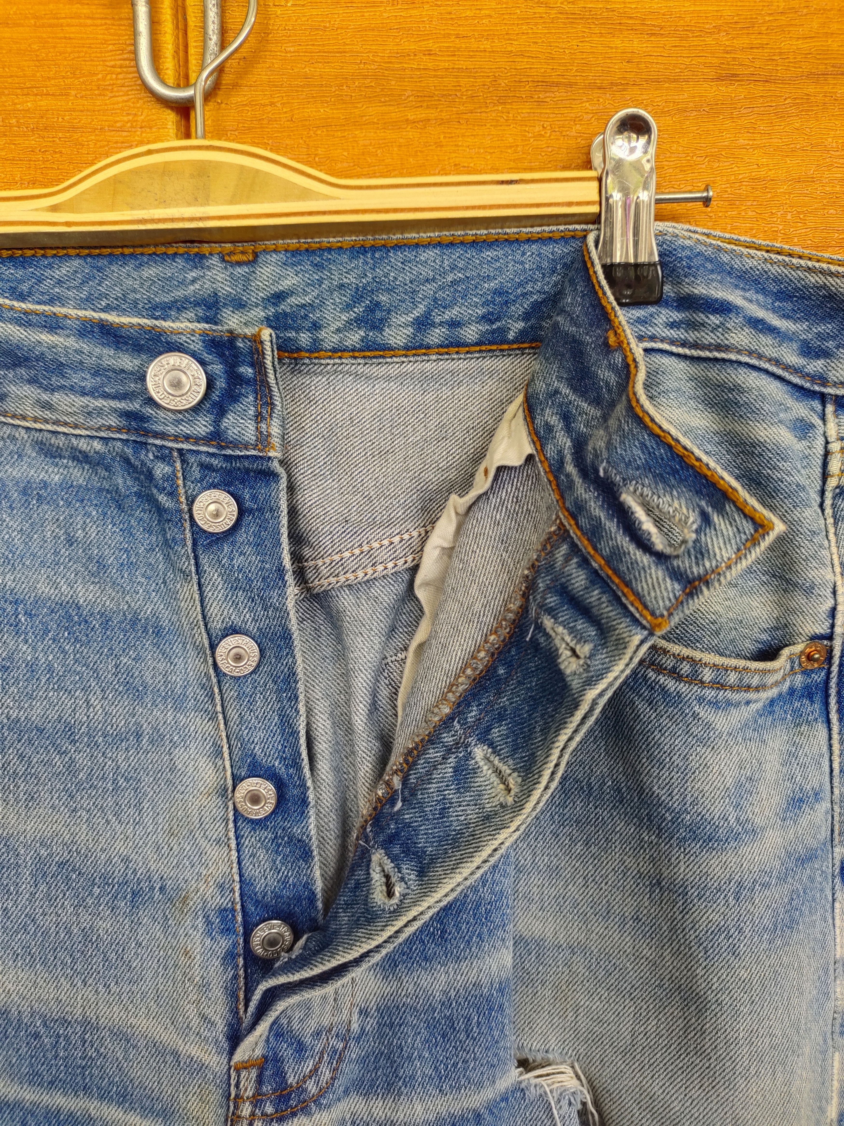 Levi's Vintage Levis 501 Destroyed Knee Distress Denim Jeans Size US 34 / EU 50 - 23 Thumbnail
