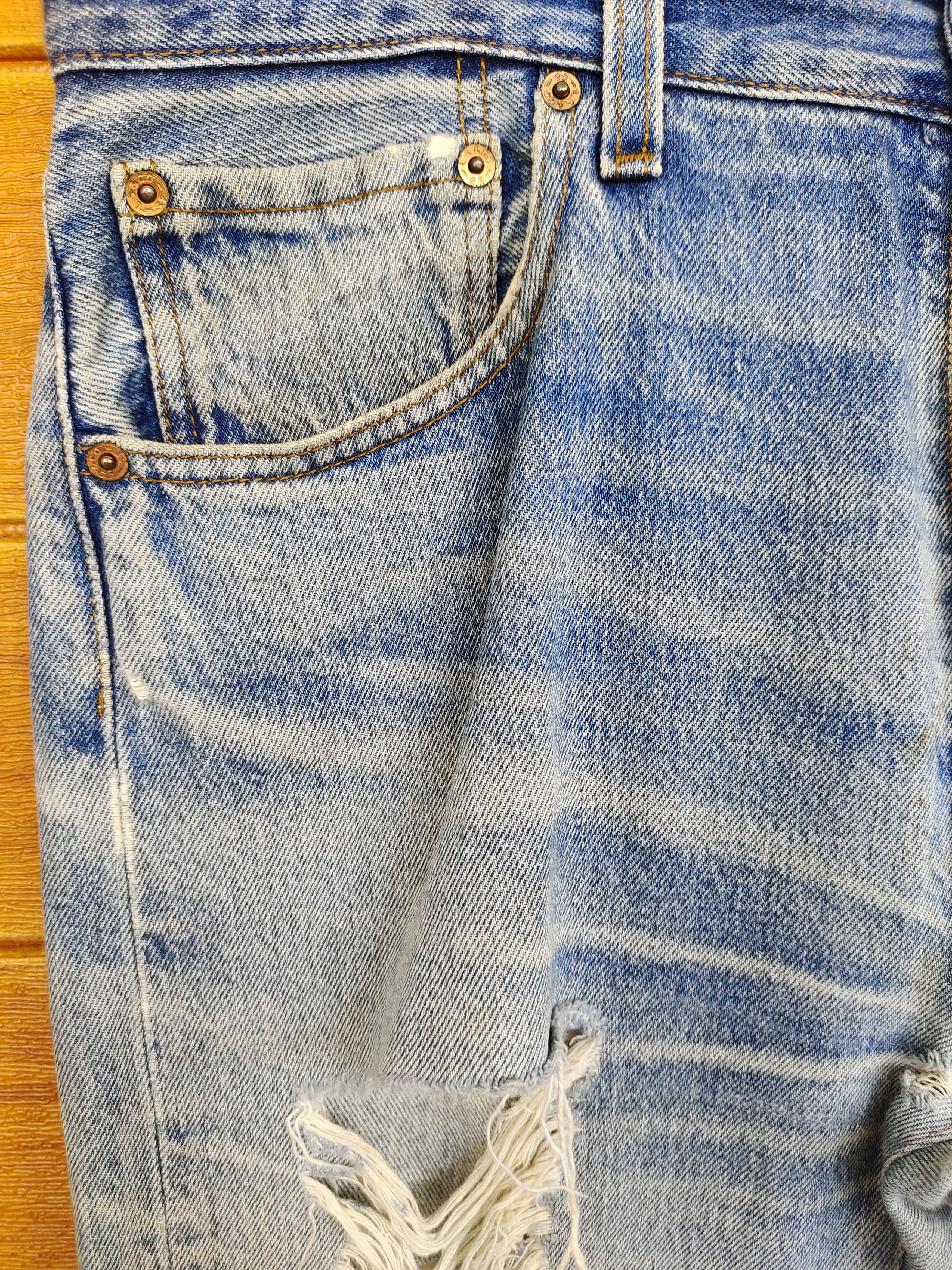 Levi's Vintage Levis 501 Destroyed Knee Distress Denim Jeans Size US 34 / EU 50 - 4 Thumbnail
