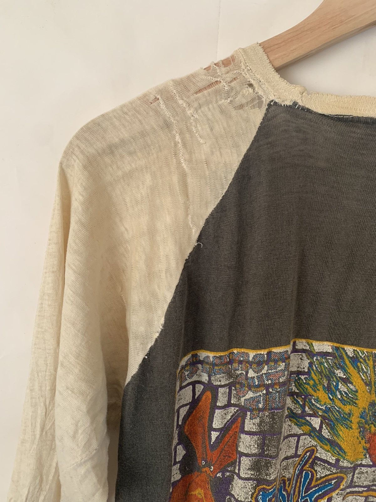 Pink Floyd × Vintage Rare Real Vintage Pink Floyd On Tour 1980 Distress Raglan Size US M / EU 48-50 / 2 - 9 Thumbnail