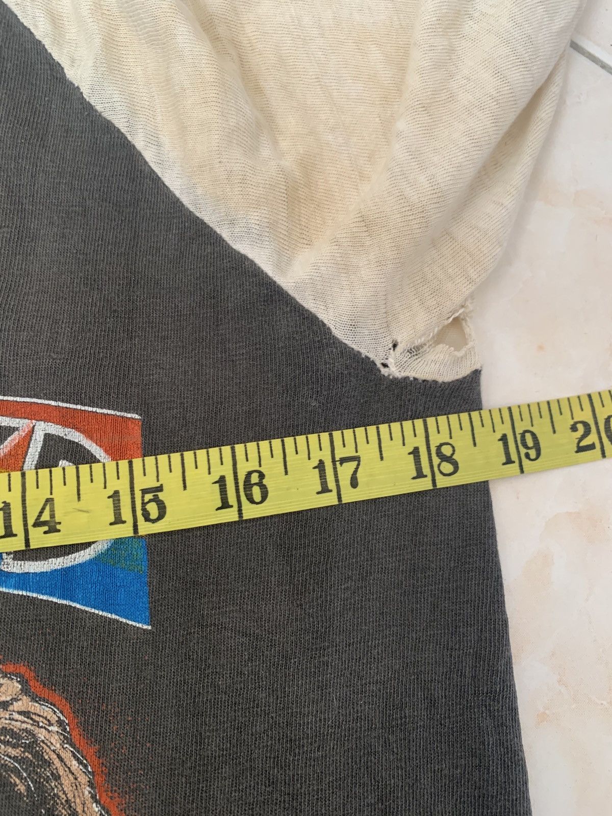 Pink Floyd × Vintage Rare Real Vintage Pink Floyd On Tour 1980 Distress Raglan Size US M / EU 48-50 / 2 - 11 Thumbnail