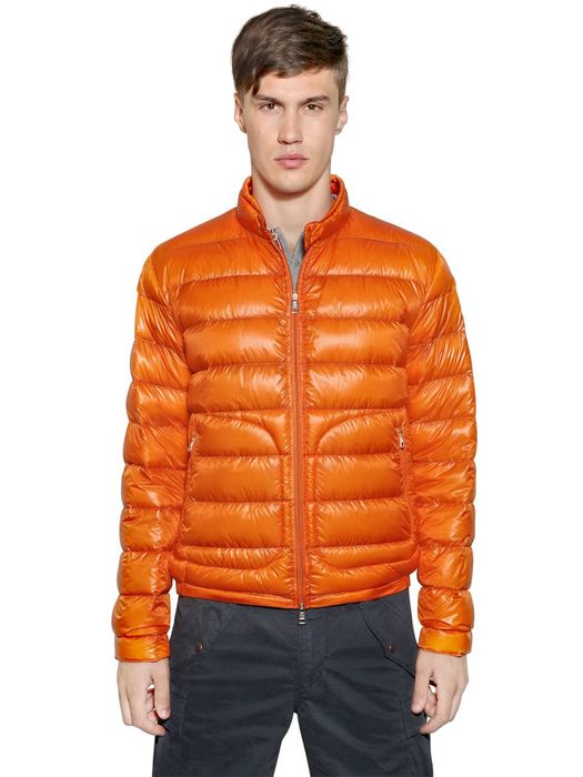 Moncler store acorus orange