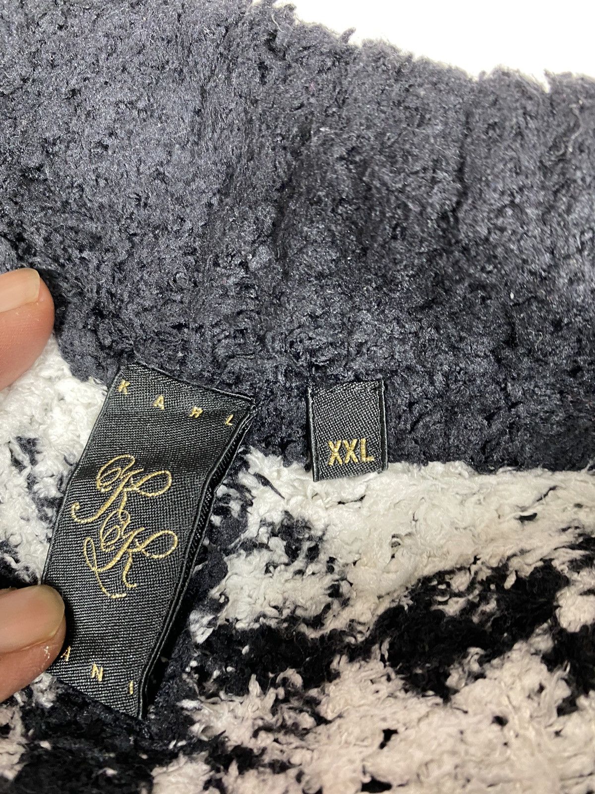 Karl Kani Karl Kani Native Faux Fur. J001 Size US XXL / EU 58 / 5 - 14 Thumbnail