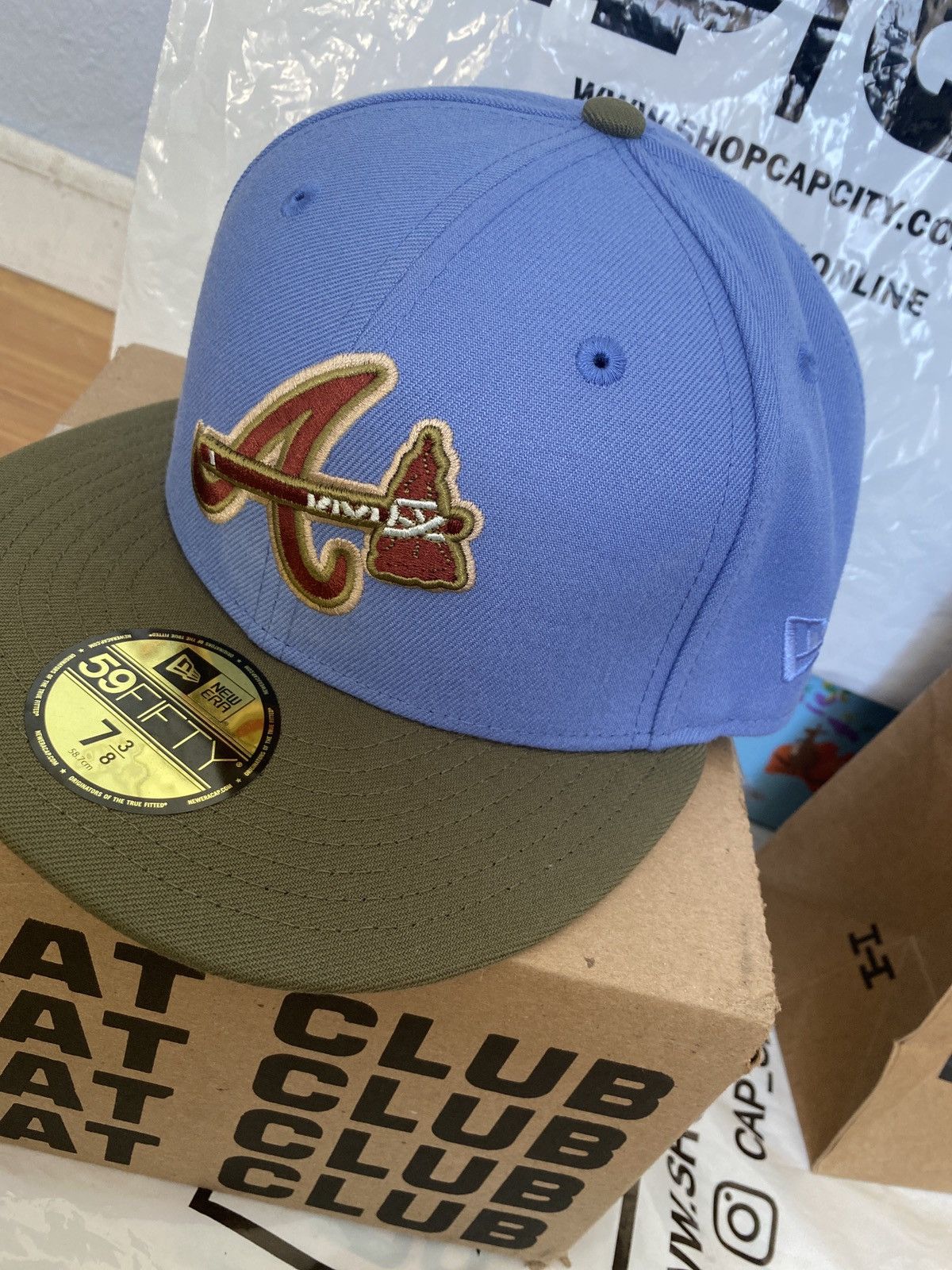 Hat Club / deals New Era Fitted Sold Out Online 7 3/8