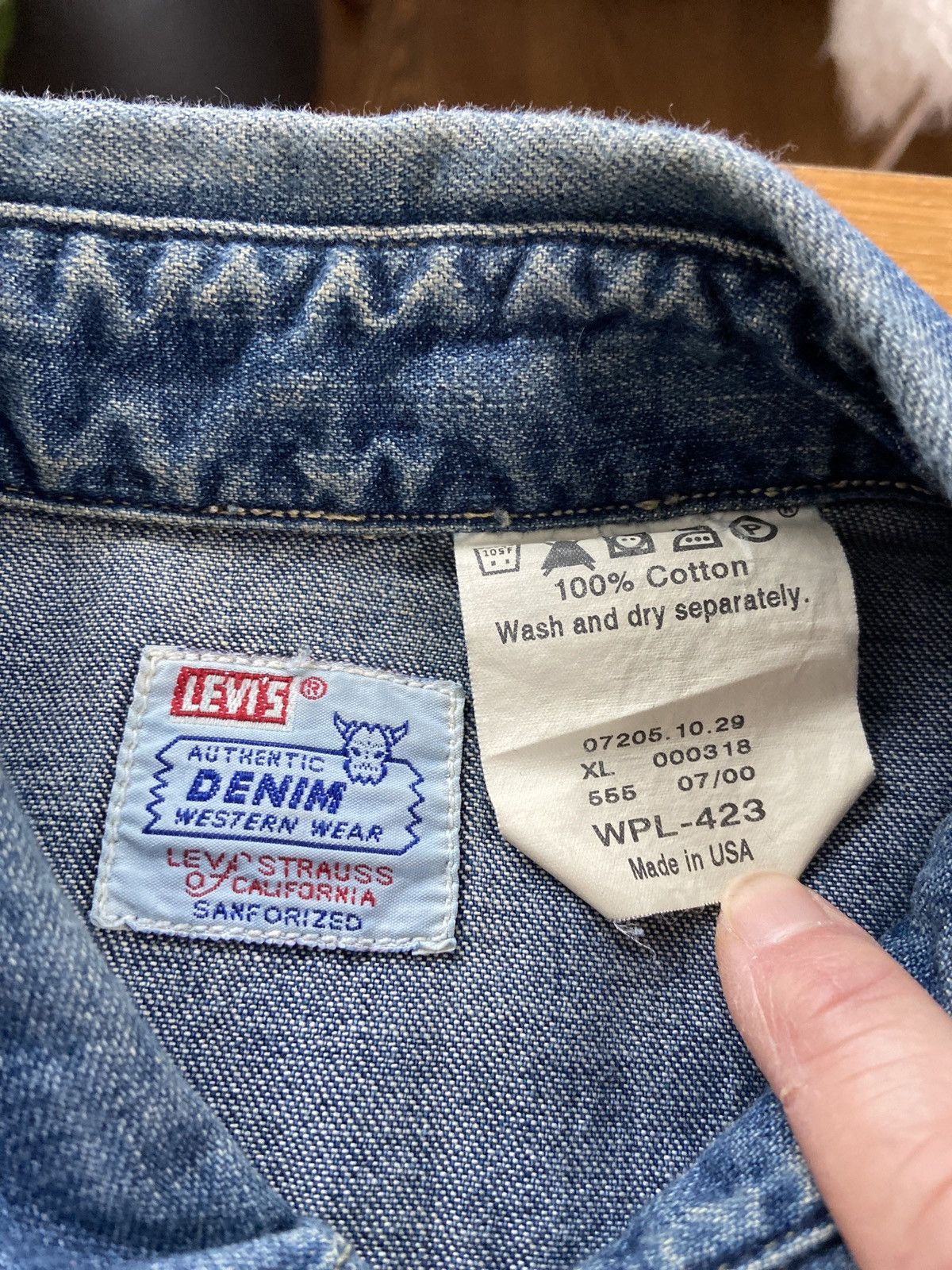 Levi's Vintage Clothing Levi’s Vintage Clothing Denim Shirt XL Size US XL / EU 56 / 4 - 2 Thumbnail