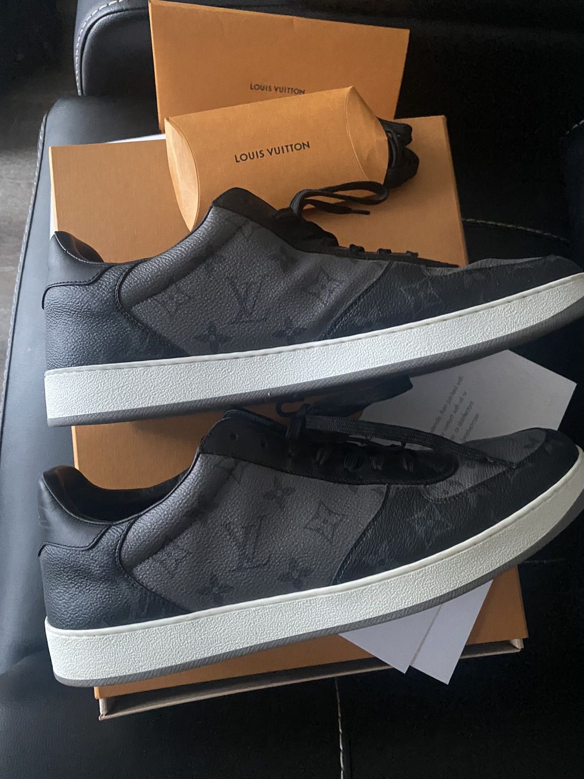 Louis Vuitton Louis Vuitton Rivoli Sneaker Size US 11 / EU 44 - 10 Thumbnail