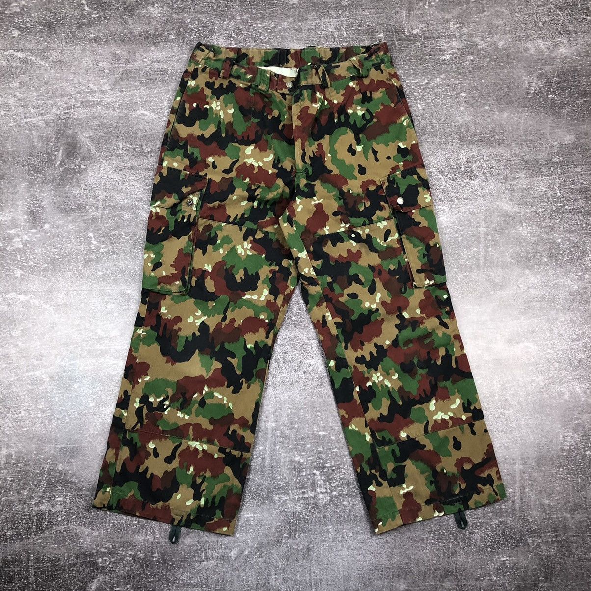 Vintage Vintage Swiss Army Alpenflage Camo Cargo Overall Pants M70 Size US 32 / EU 48 - 1 Thumbnail