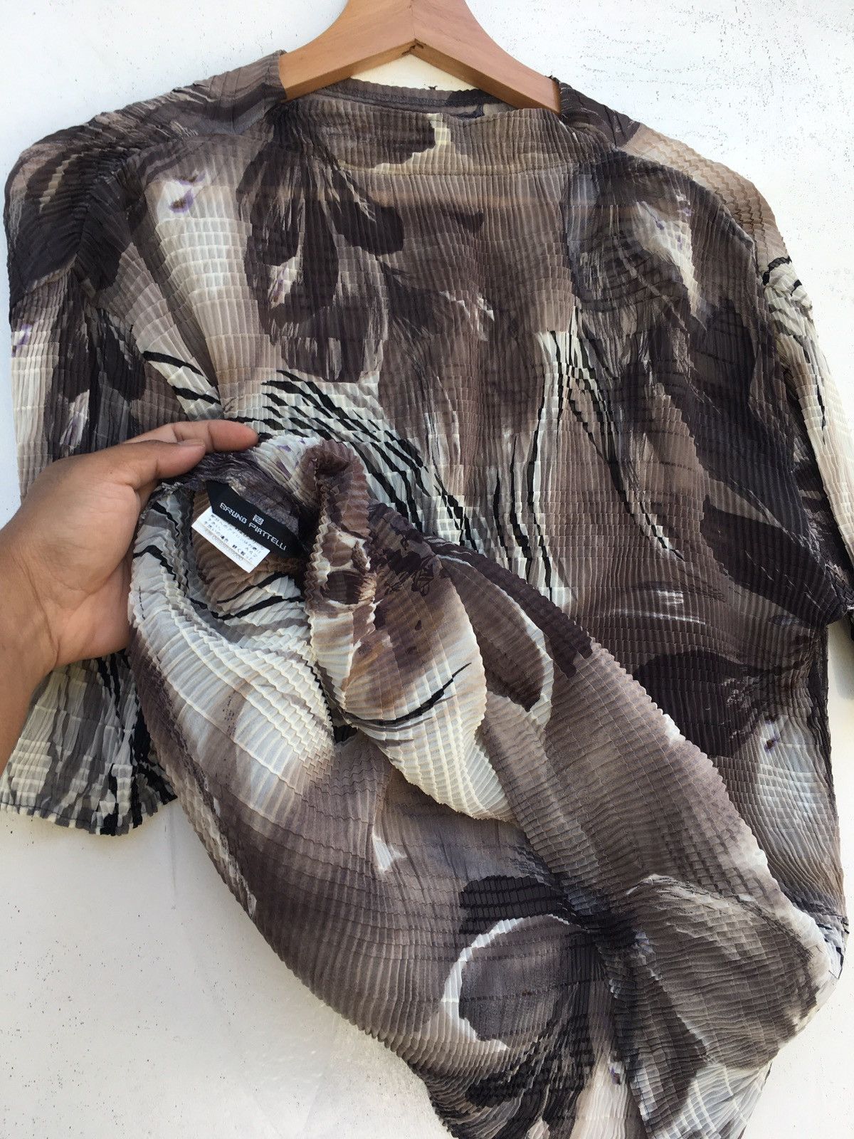 Bruno Piattelli Vintage Bruno Piattelli Roma Abstract Pleated Shirt Size US M / EU 48-50 / 2 - 5 Thumbnail
