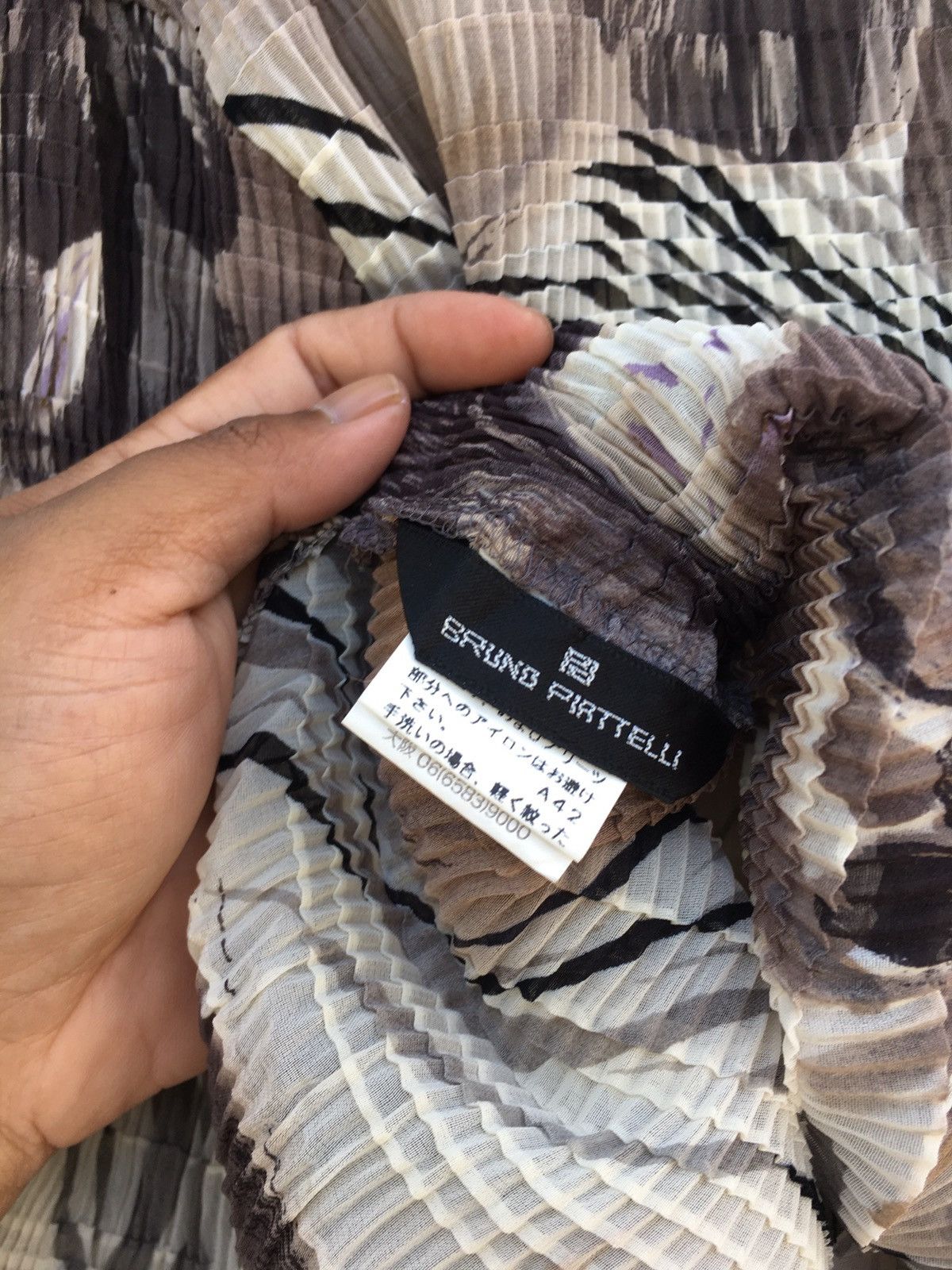 Bruno Piattelli Vintage Bruno Piattelli Roma Abstract Pleated Shirt Size US M / EU 48-50 / 2 - 6 Thumbnail