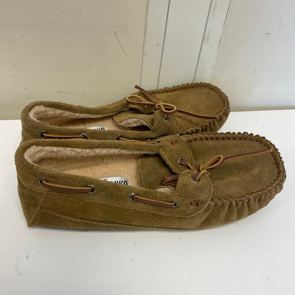 minnetonka moccasin slippers