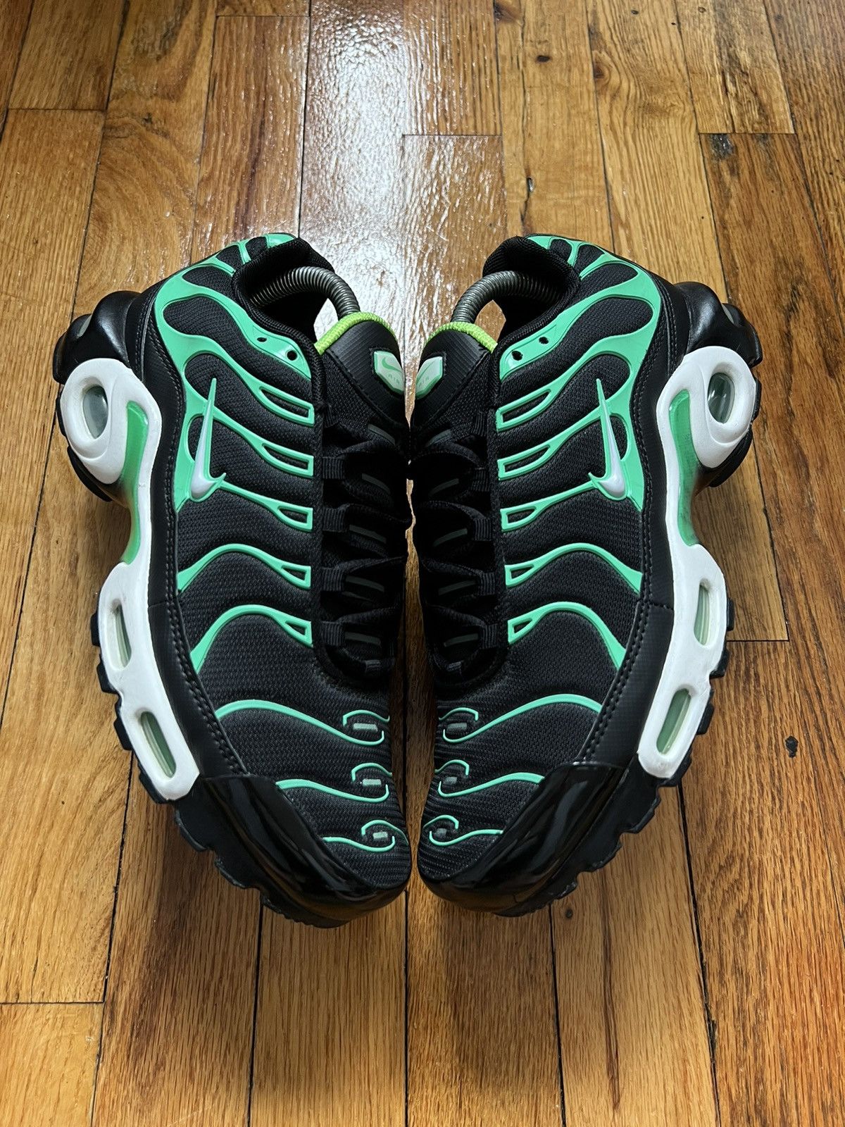 Nike tn outlet electro green