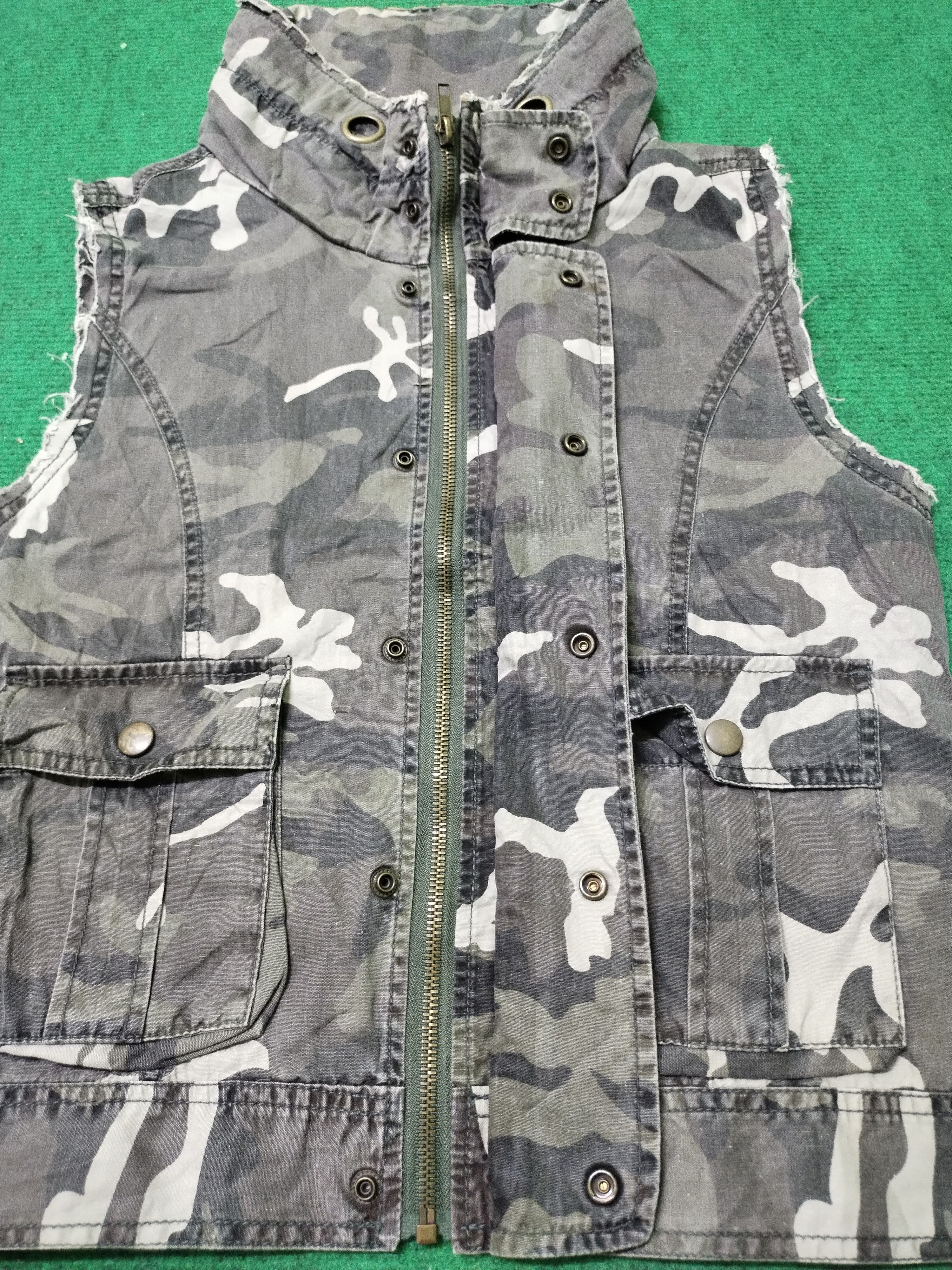 If Six Was Nine Vintage K-Panic Vest Camo Military Size US M / EU 48-50 / 2 - 2 Thumbnail
