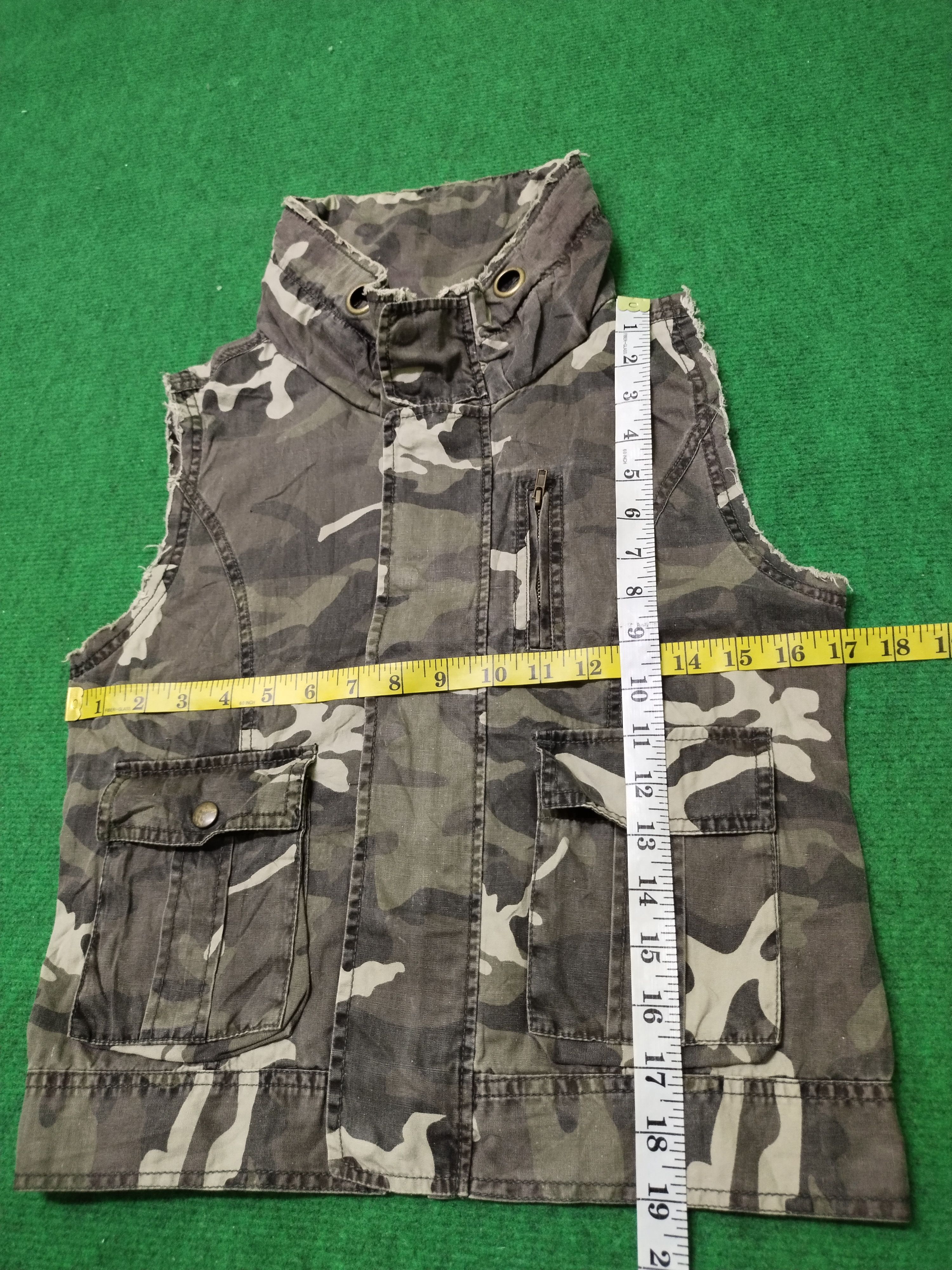 If Six Was Nine Vintage K-Panic Vest Camo Military Size US M / EU 48-50 / 2 - 12 Thumbnail