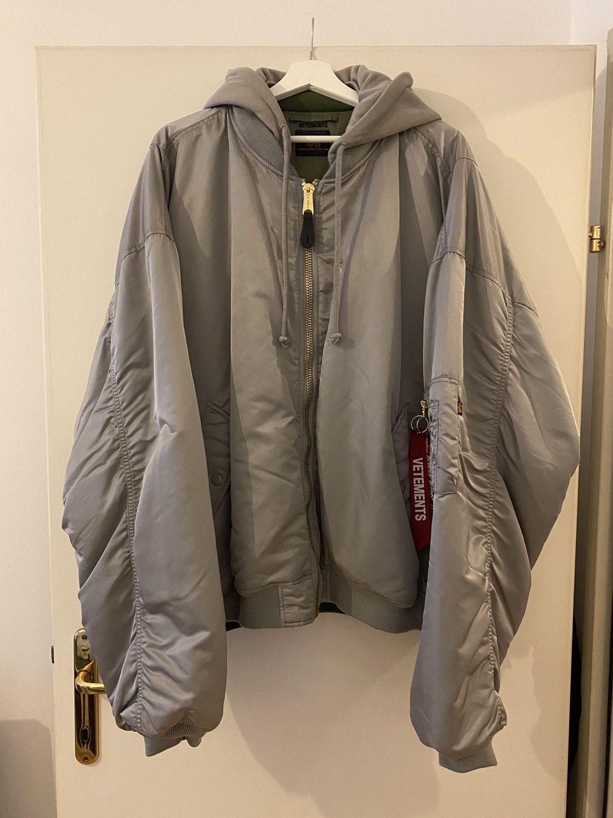 Alpha Industries × Vetements Vetements x Alpha Industries Alpha Industries × Vetements Vetements x Alpha Industries