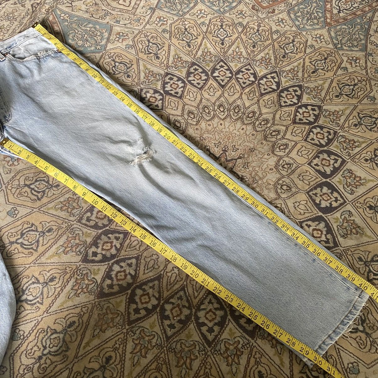 Levi's Vintage Levis 501 Distressed Jeans Faded 34x30 Made USA Size US 34 / EU 50 - 19 Thumbnail