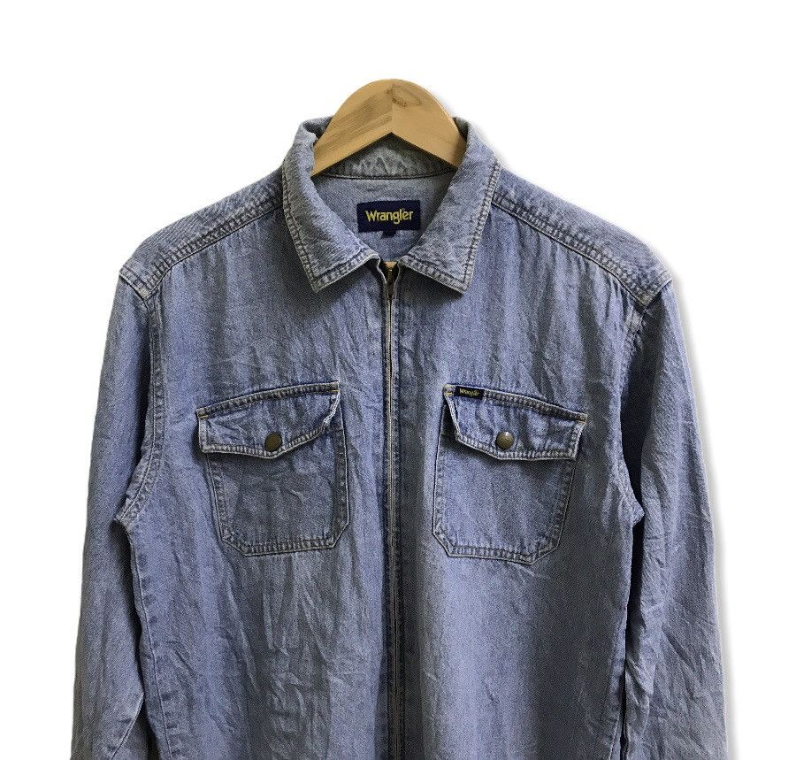 Japanese Brand WRANGLER EMBROIDERY BIGLOGO REPRODUCTION DENIM JACKET Size US M / EU 48-50 / 2 - 3 Thumbnail
