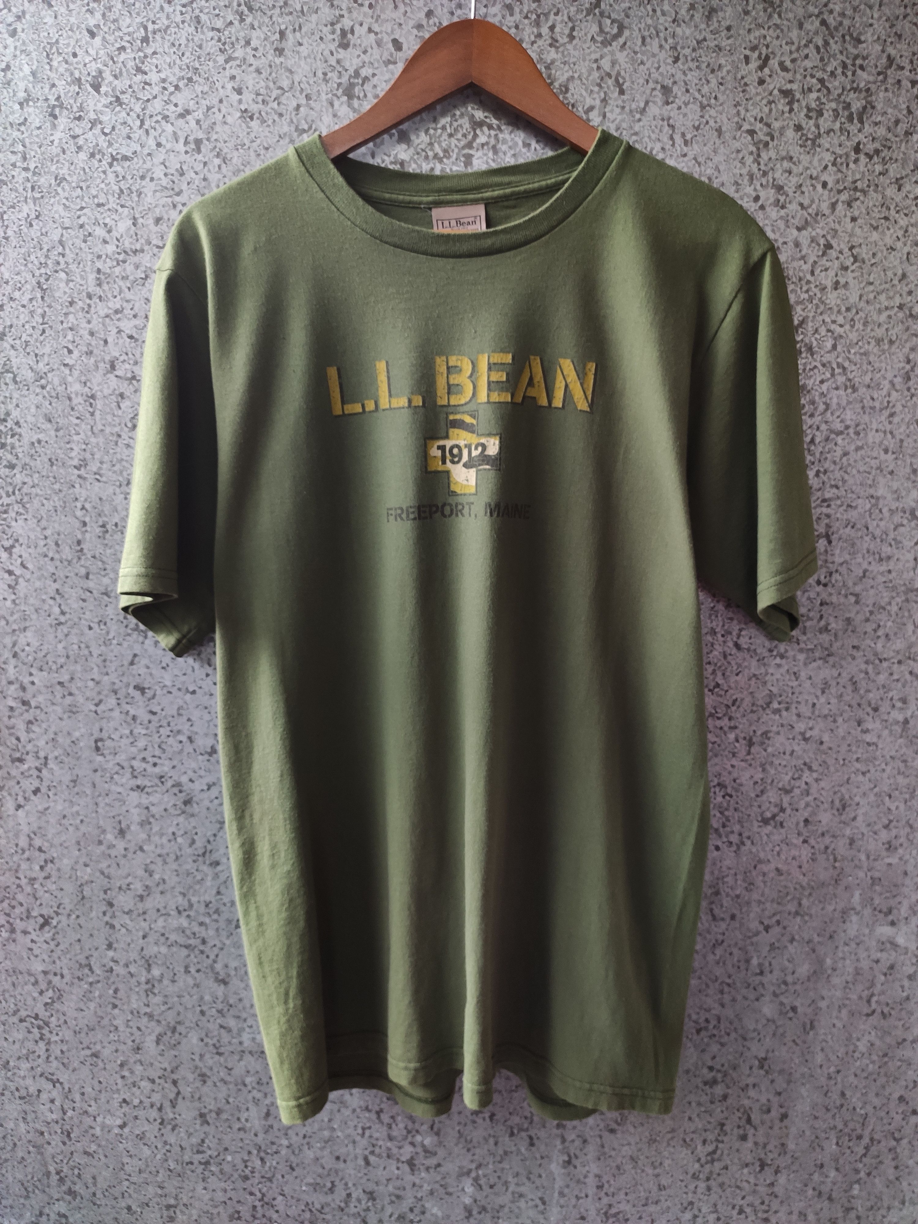 Vintage LL Bean t shirt spell out