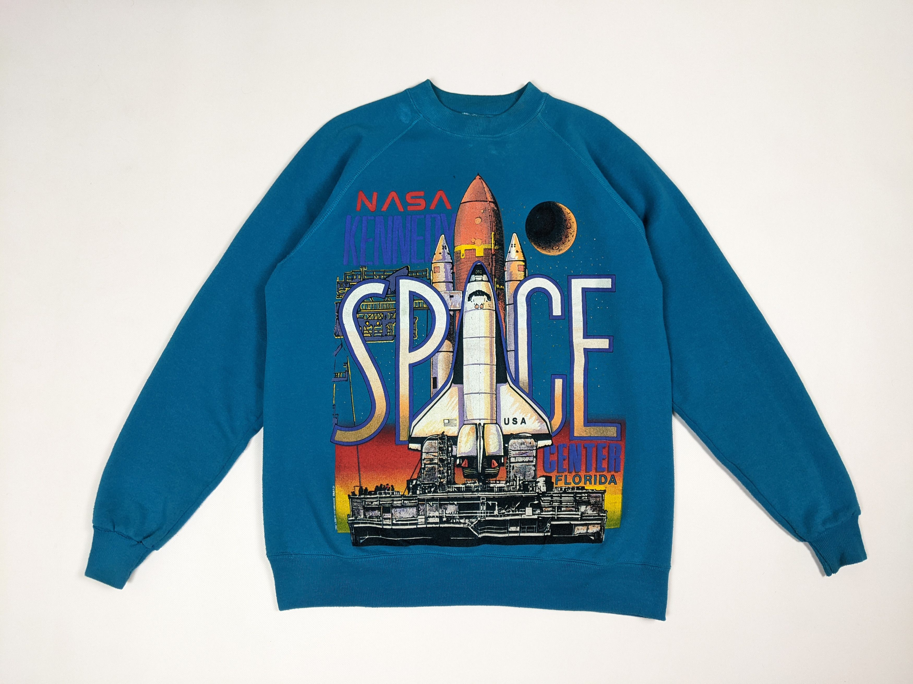 Hanes × NASA × Vintage Vintage 1990 NASA Kennedy Space center crewneck ...
