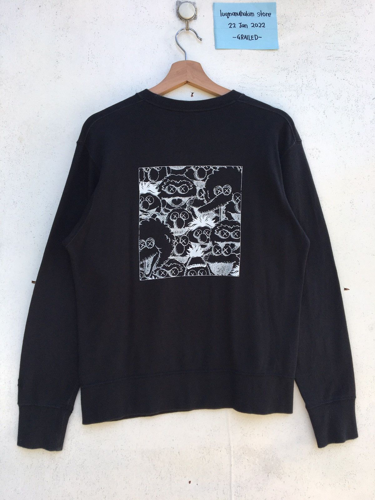 Kaws Rare Kaws x Uniqlo Sesame Streets Sweatshirt Size US M / EU 48-50 / 2 - 9 Thumbnail