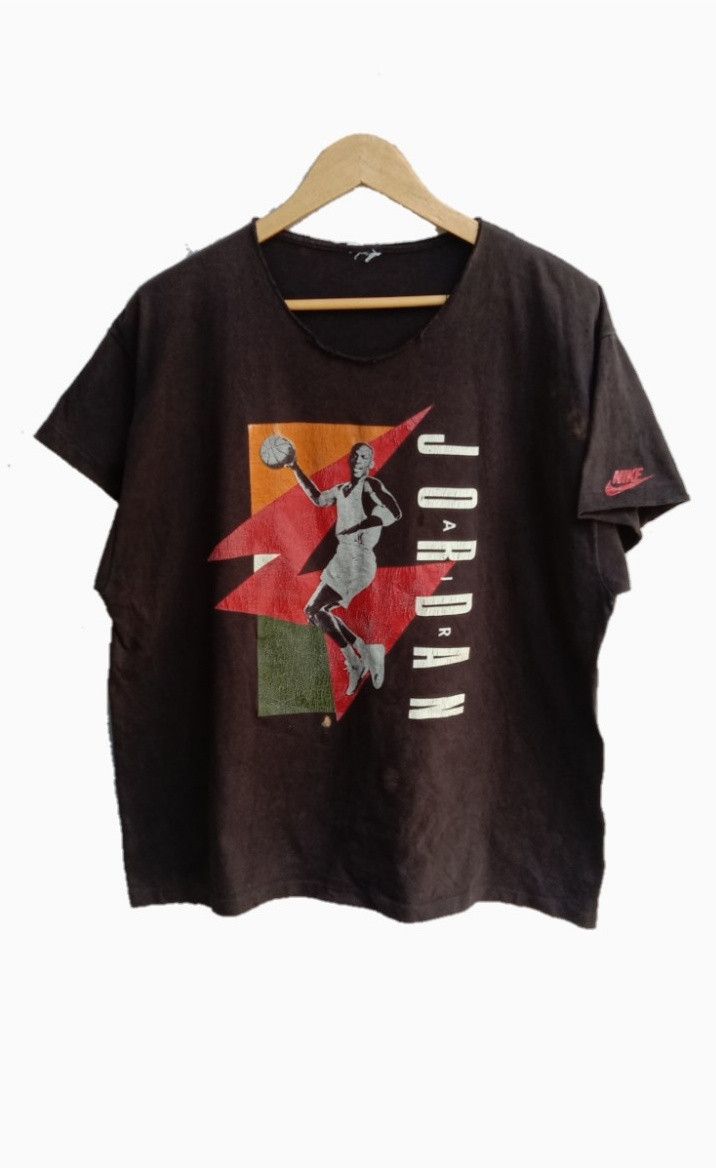 Vintage 90s air jordan tshirt big logo MBA
