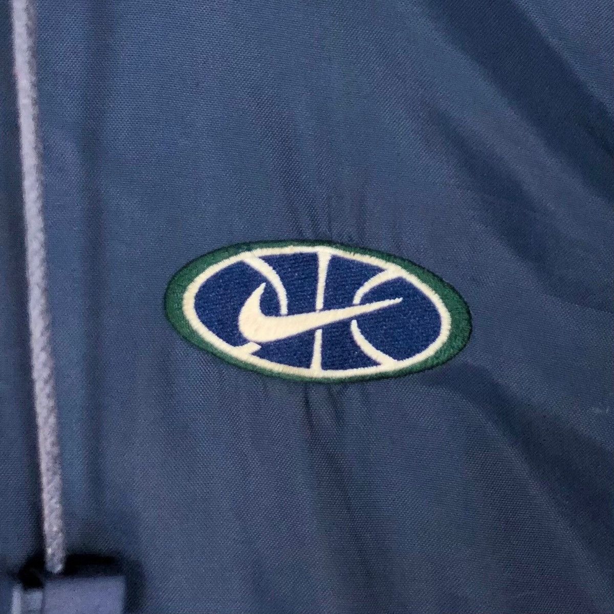 Nike Vintage 90s Nike Swoosh Windbreaker Jacket Foldable Hoodie Size US XL / EU 56 / 4 - 6 Thumbnail
