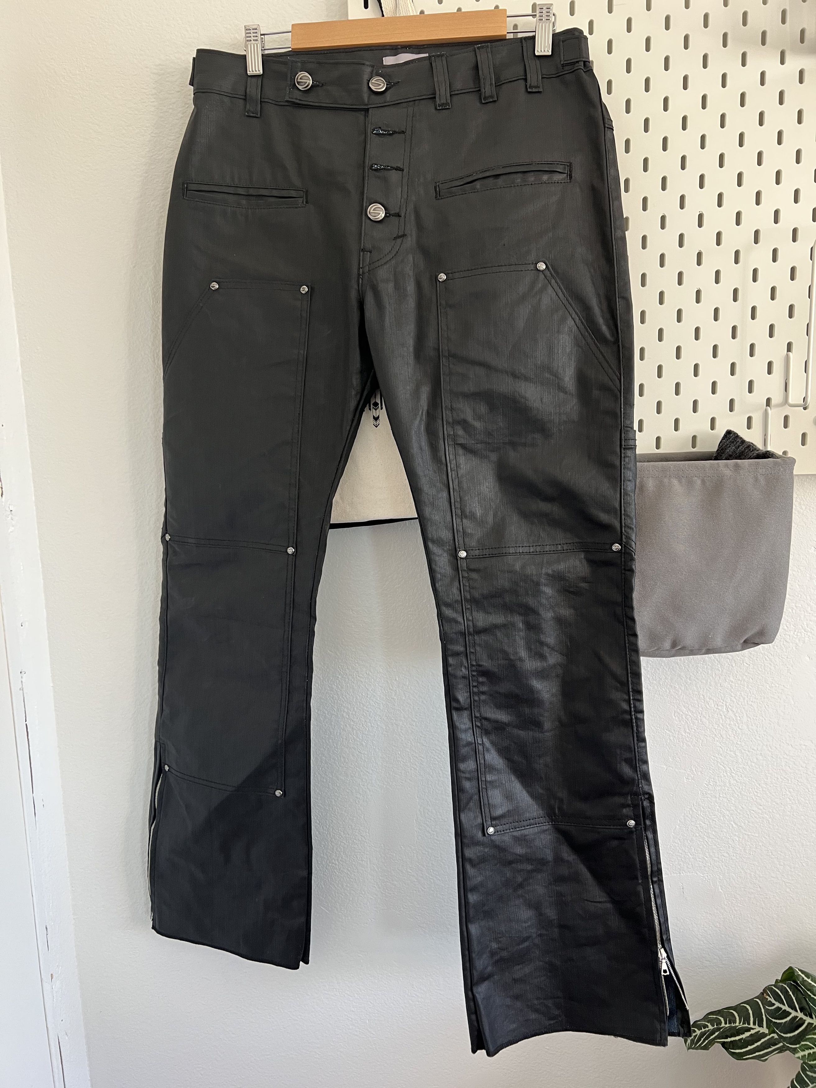 Aint Eazy Flared Glap Jeans