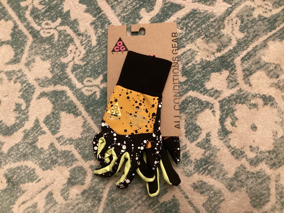 nike acg shield gloves