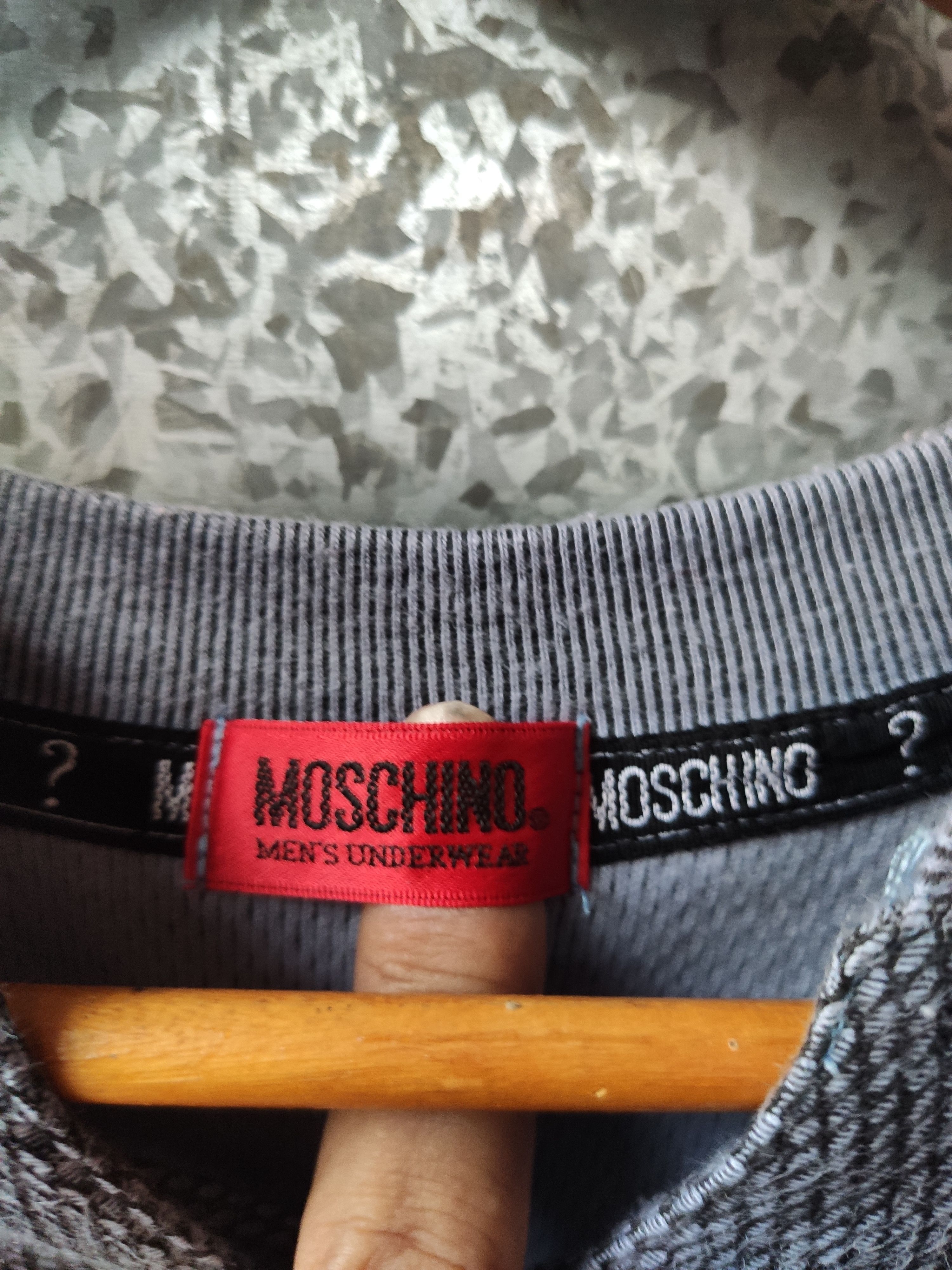 Moschino Moschino t shirt V neck Size US M / EU 48-50 / 2 - 6 Thumbnail