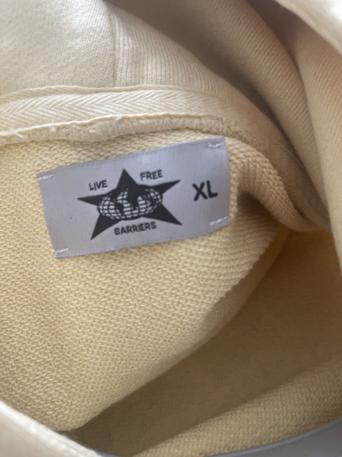 Barriers Barriers Fred Hampton Creme Hoodie Butter authentic Size US XL / EU 56 / 4 - 4 Thumbnail