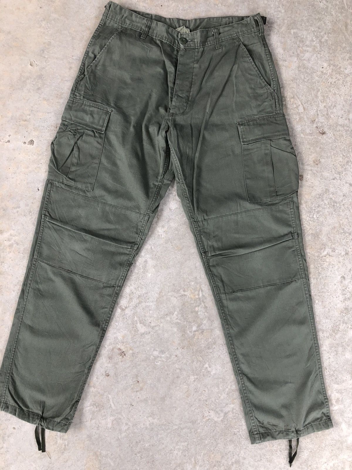 Vintage Vintage Army Cargo Pants Tactical Multi Pocket Size US 32 / EU 48 - 1 Thumbnail