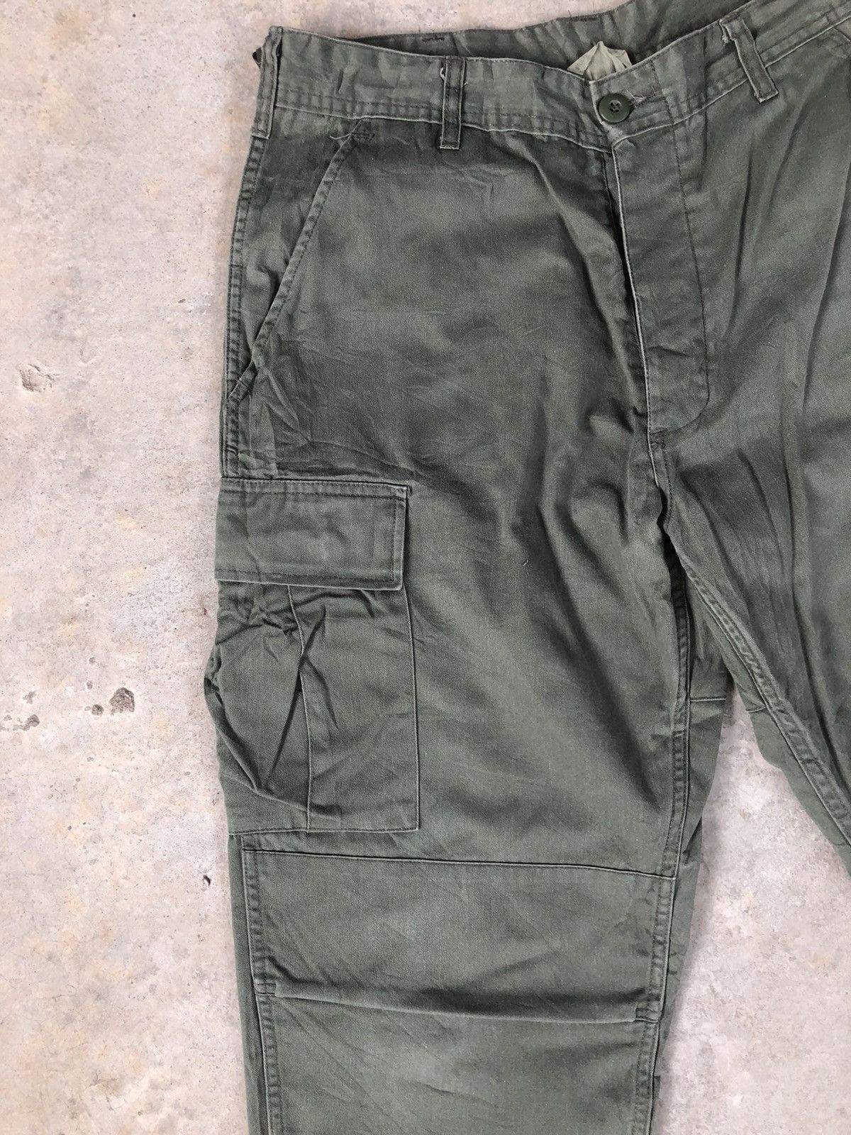 Vintage Vintage Army Cargo Pants Tactical Multi Pocket Size US 32 / EU 48 - 2 Thumbnail
