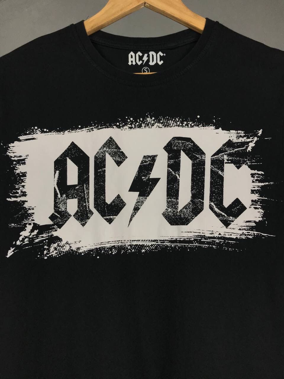 AC/DC × Band Tees AC/DC 2012 vintage rock band tee Size US S / EU 44-46 / 1 - 3 Thumbnail