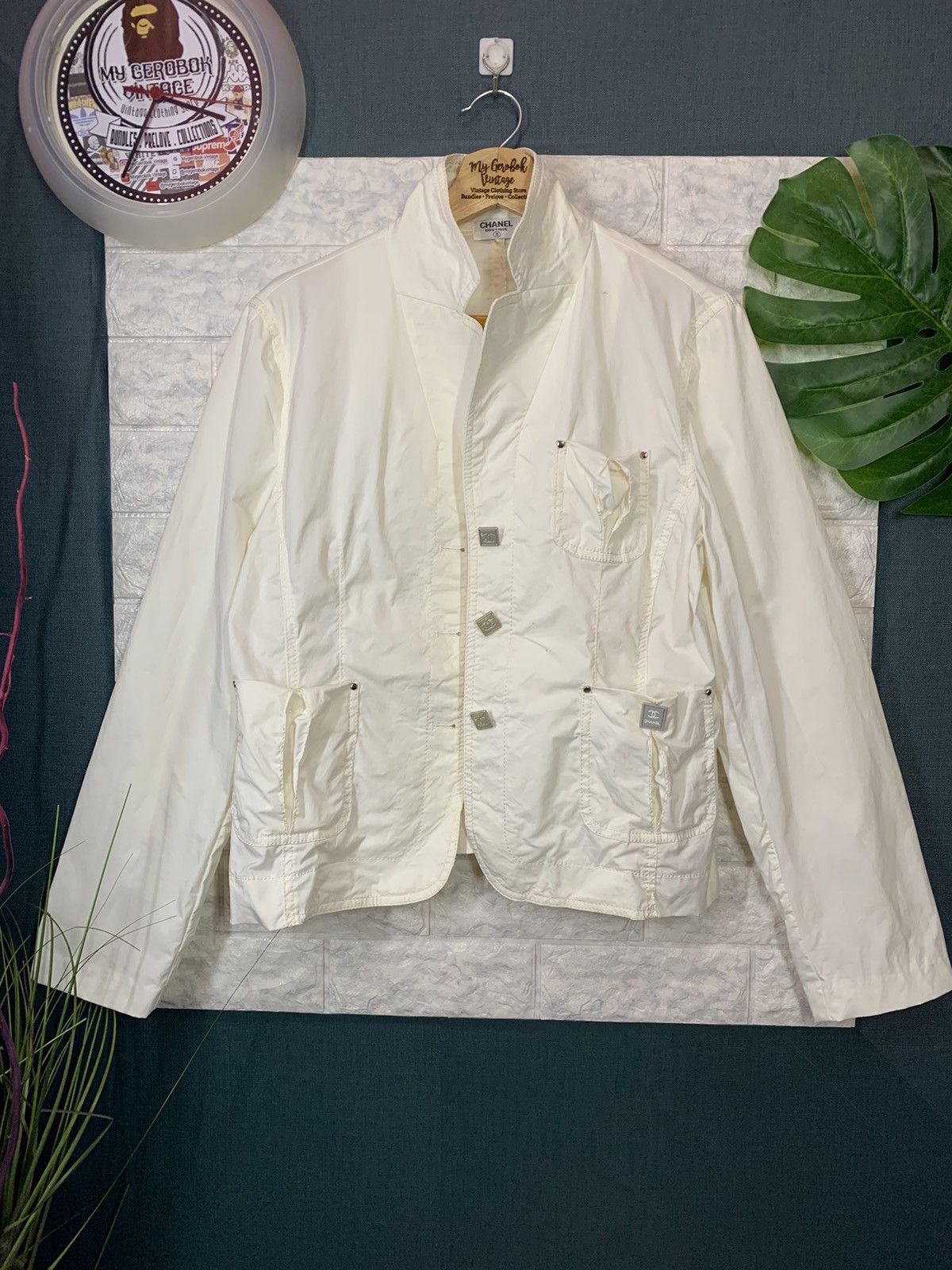 Chanel × Vintage 🔥STEAL🔥 Jacket Chanel Boutique For Women Size 40R - 1 Thumbnail