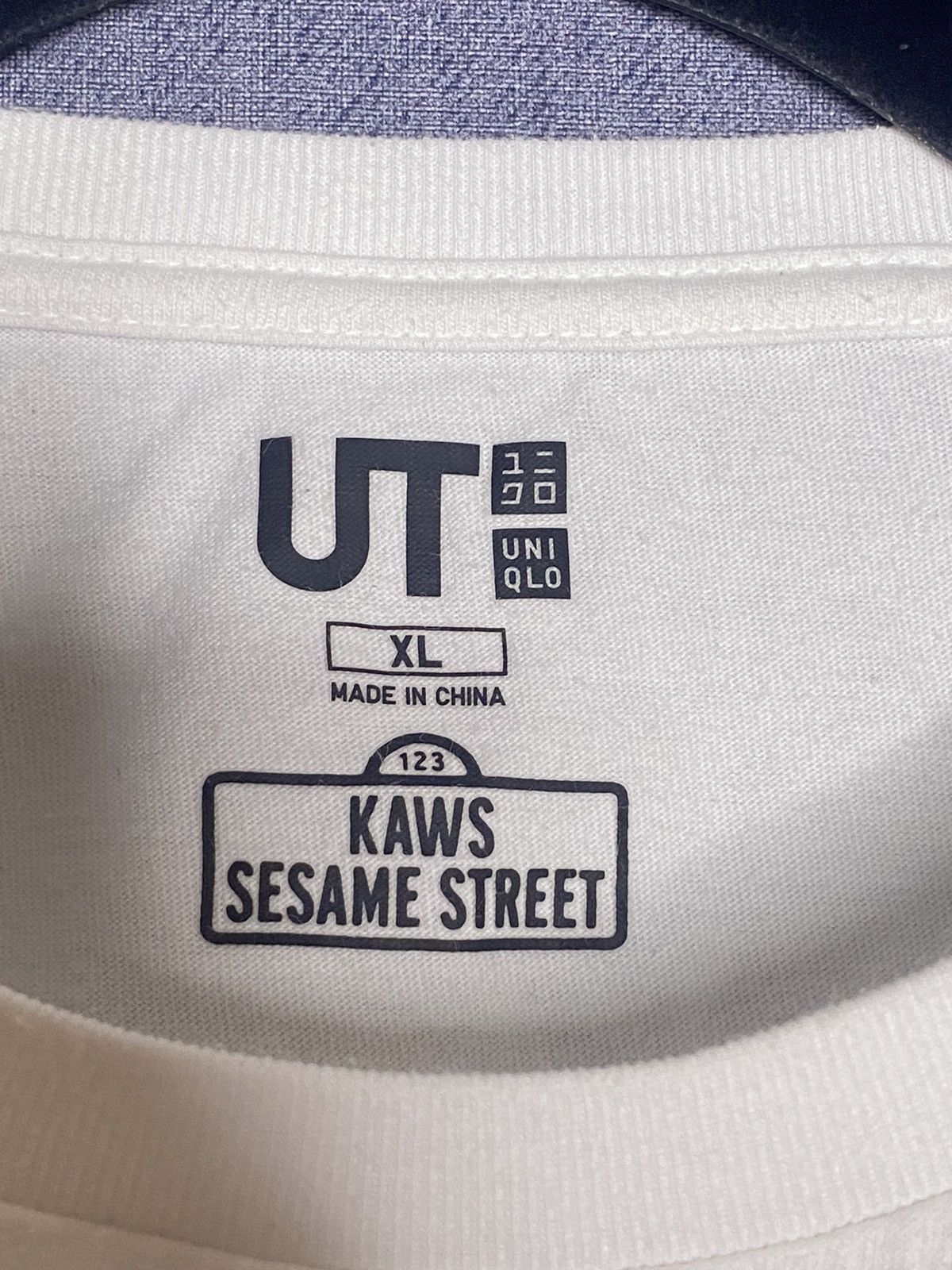 Kaws × Uniqlo Kaws Uniqlo Sesame street t shirt XL Size US XL / EU 56 / 4 - 3 Thumbnail