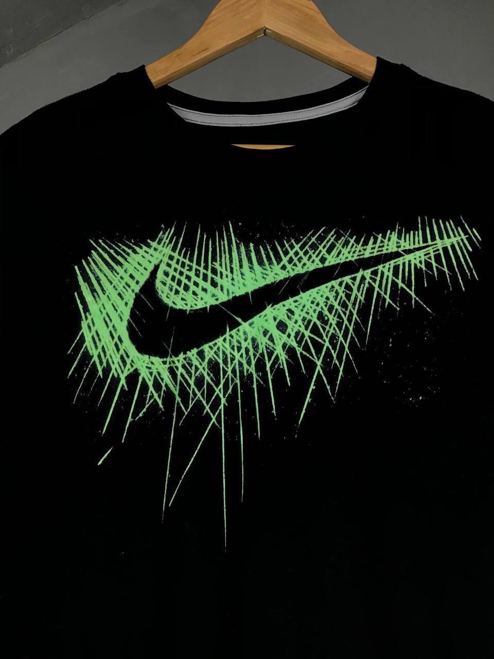 Nike × Vintage Nike swoosh streetwear vintage center logo tee Size US L / EU 52-54 / 3 - 3 Thumbnail