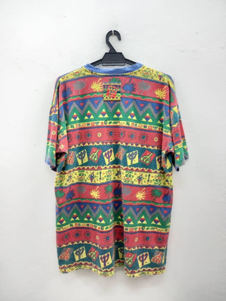 Vintage Vintage Abstract Club Med Size US XL / EU 56 / 4 - 5 Thumbnail