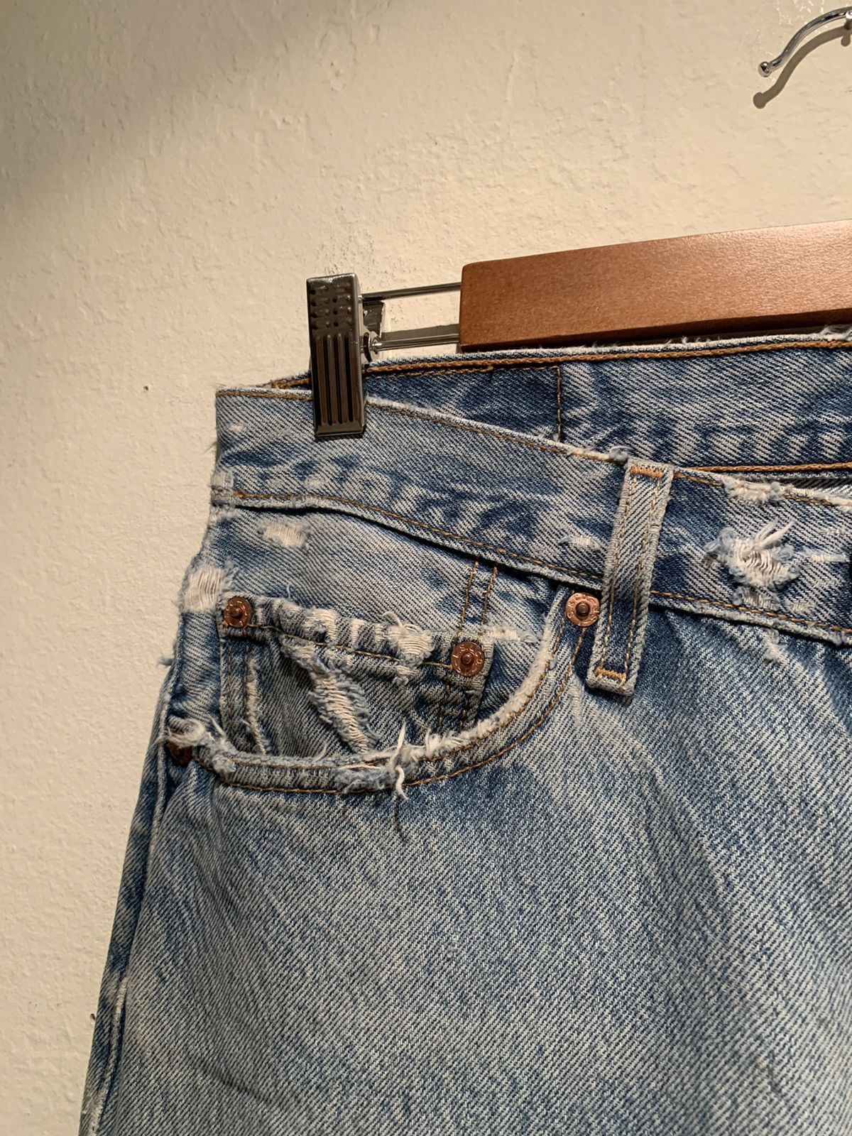 Levi's *RARE* Vintage Levi’s 501 XX Distressed Denim Jeans Size US 33 - 6 Thumbnail