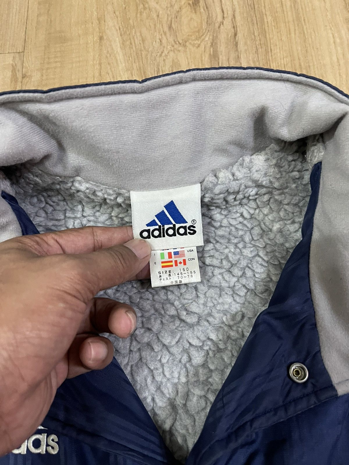 Vintage Adidas white tag big embroidery logo parka jacket