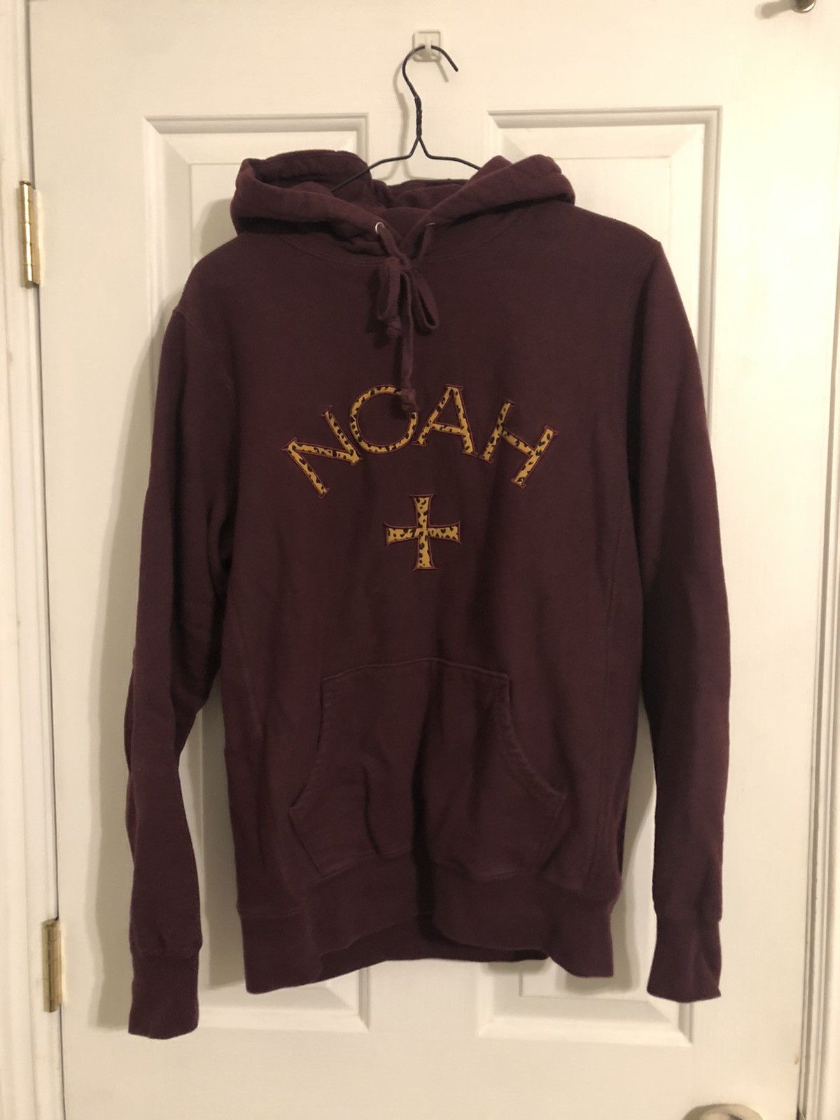 Noah cheetah core logo hoodie hotsell